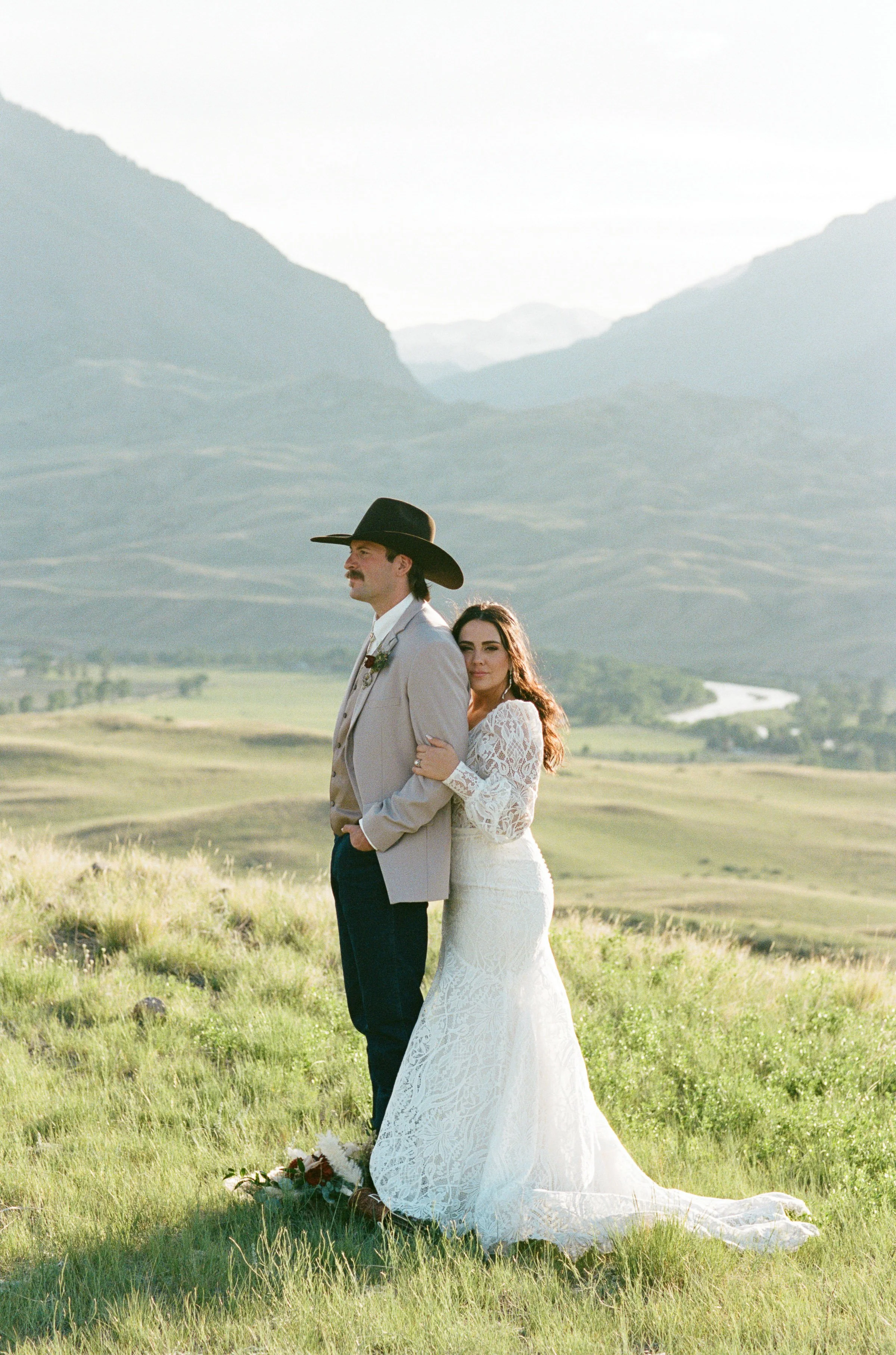 Timeless & Romantic wyoming wedding