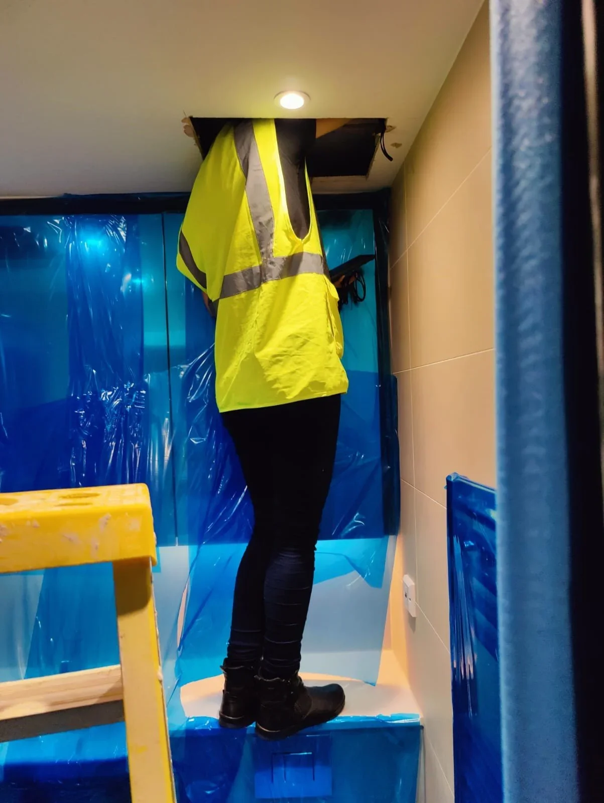 IDL+hi+Vis+head+in+ceiling.webp