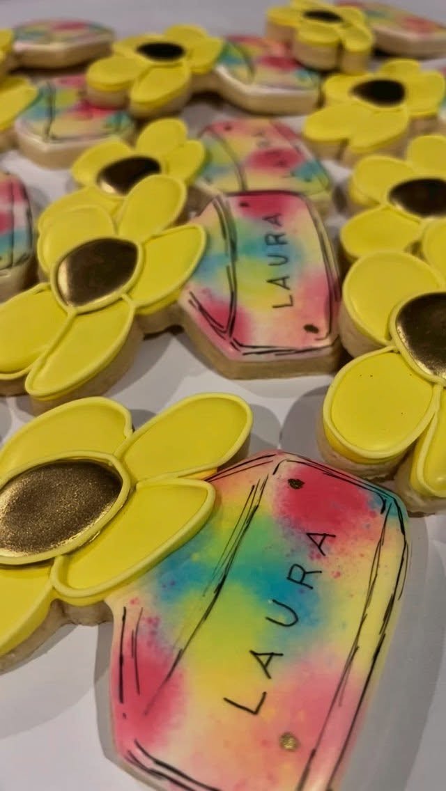 Scent-sational celebrations just got sweeter!β¨π Whether you’re blending the perfect perfume for a birthday, bridal shower, girls’ night out, or date at @brownsugarcollab, elevate the experience with custom cookies as unique as your signa