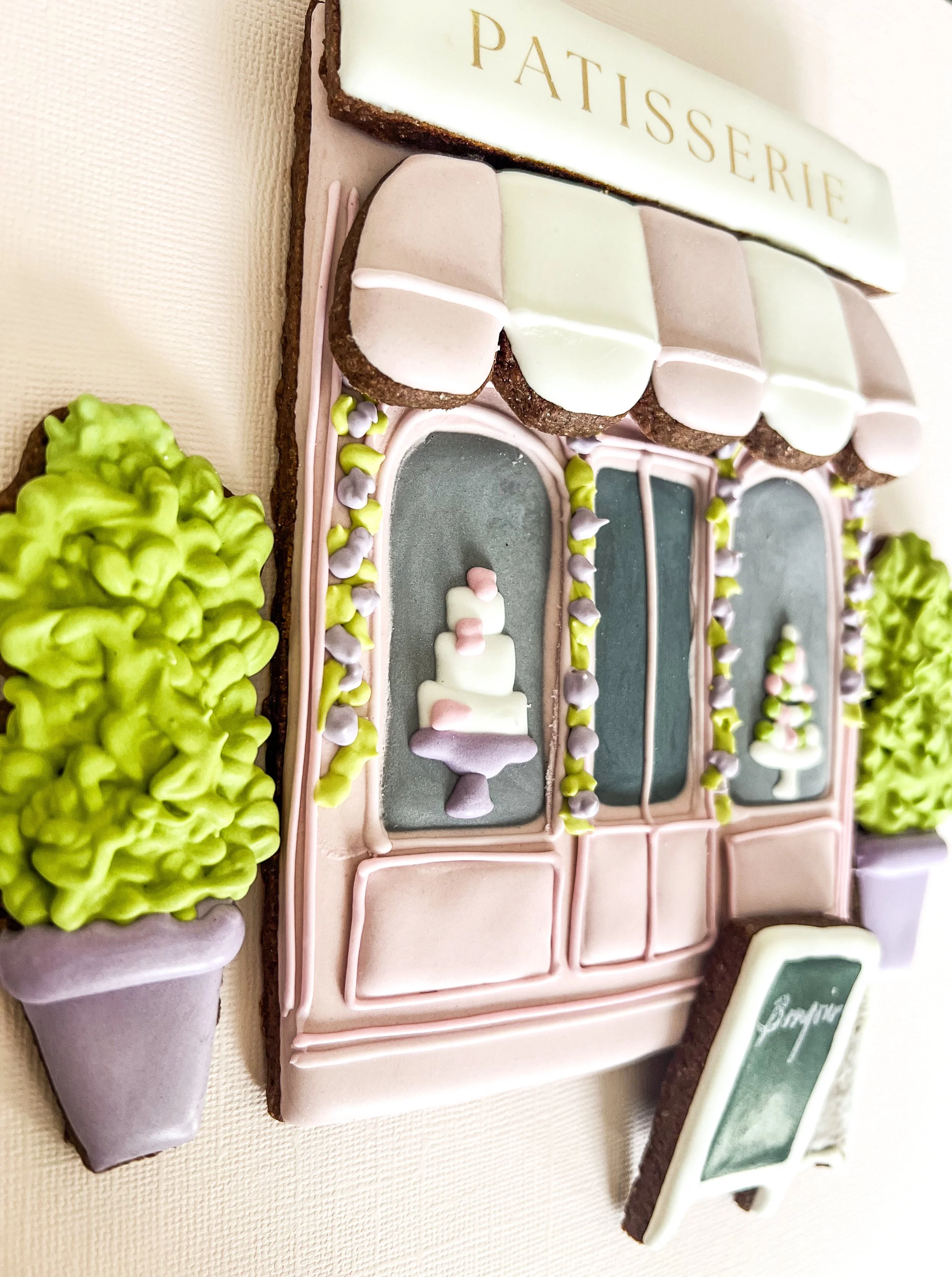 Patisserie in Paris: A Cookie Decorating Experience
