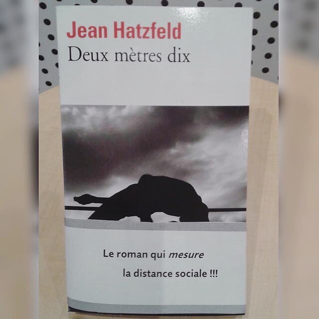 Pendant qu&rsquo;on pr&eacute;pare la librairie &agrave; vous accueillir bient&ocirc;t en toute s&eacute;curit&eacute;, on vous rappelle les proc&eacute;dures de distanciation avec nos bandeaux de deconfinement 😉 .
.
. 
#librairiemonet #librairie #l