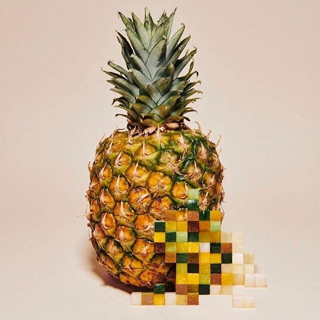 I bet we could eat this 8-bit food in less than 8 bites (but we don't want to because it's too pretty). Follow creative director @yuni_yoshida for more mind-bending photography. 🍍🎮