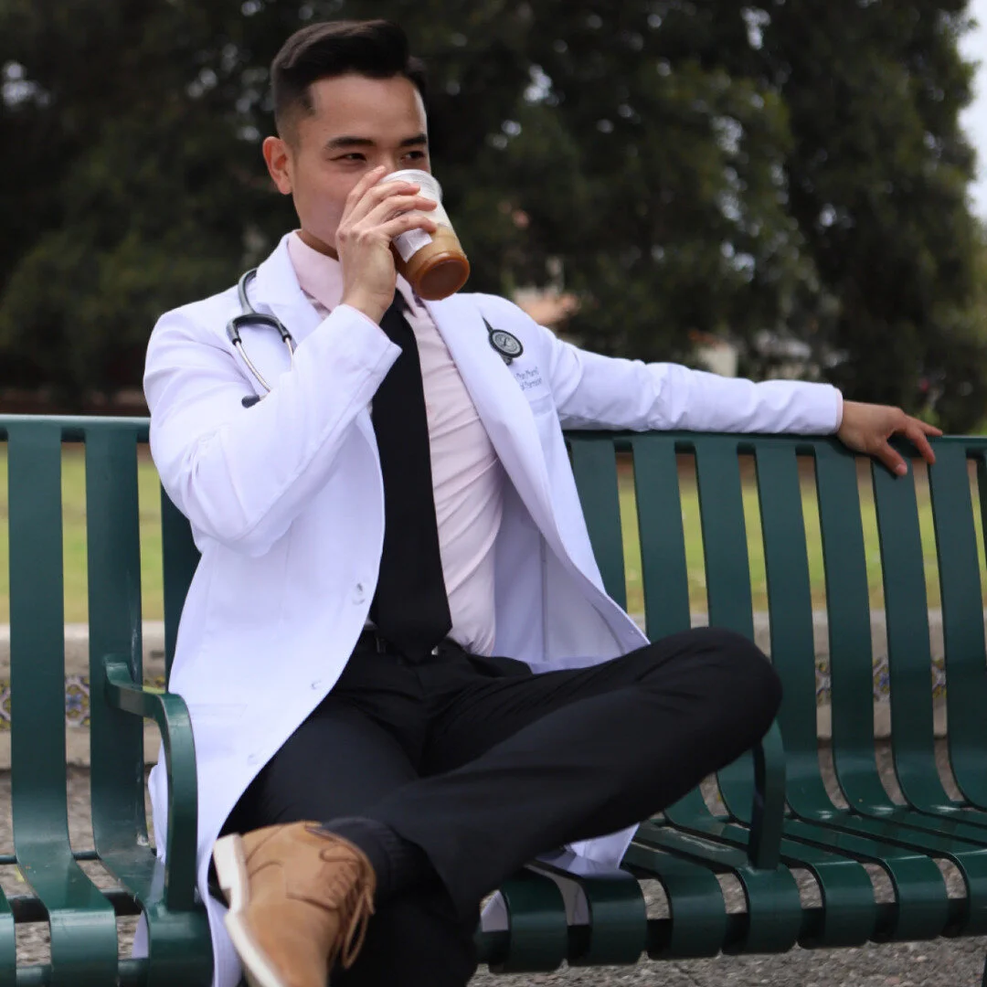 Are you having trouble losing weight despite being on medications to lower blood sugar?

The answer may lie in the specific medications that you are taking to control your blood sugar.

Diabetes medications can cause weight gain, weight loss, or have