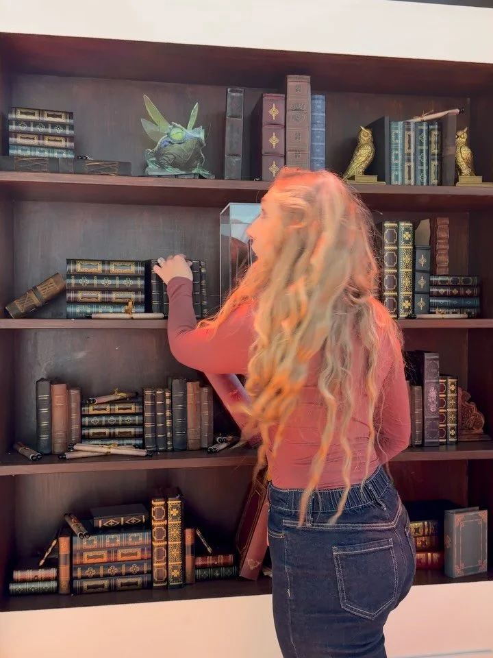 PAX East photo dump! Spending two days adventuring in Boston with my favorites @lua.stardust and @zabracus was the best 🩷 we explored Strixhaven (which Strixhaven college would you be in?), picked up the Salty Secret Lair, saw so many friends, joine