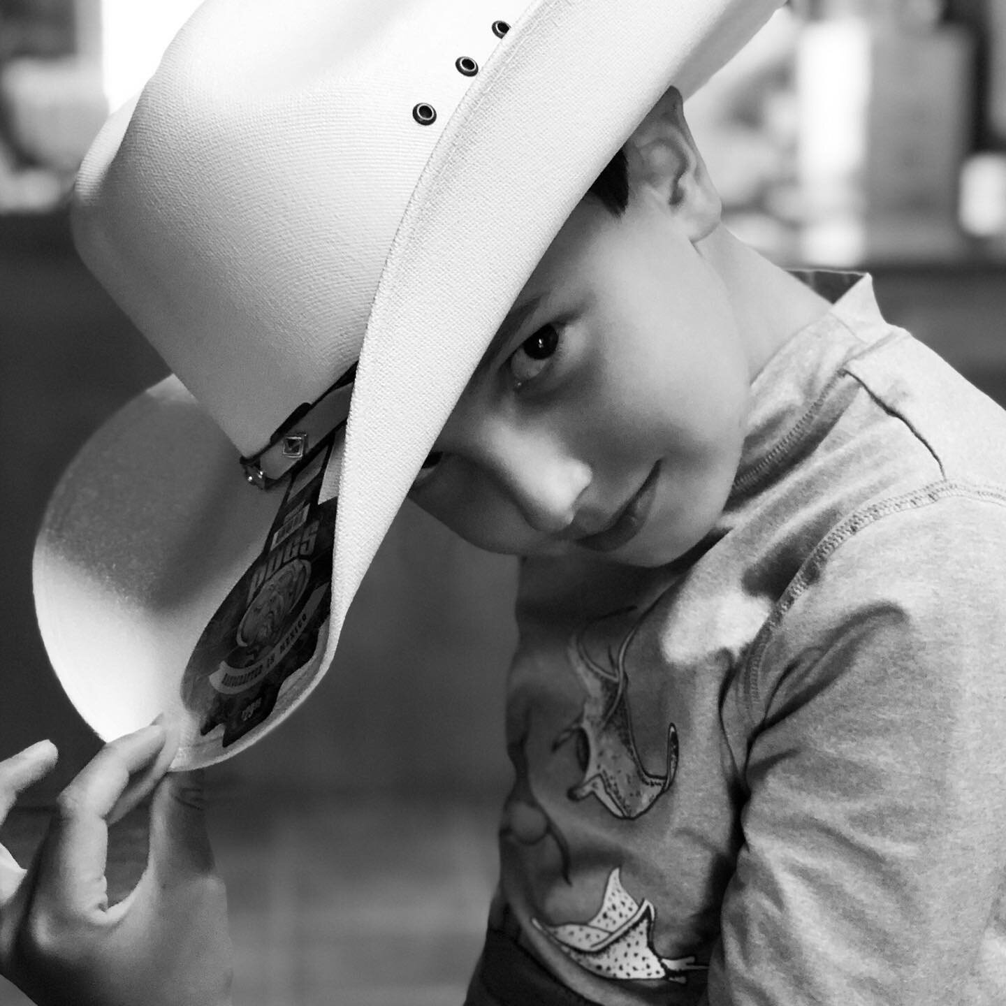 From when the boy wanted to be a cowboy. 📷 @ladyartigas #oliverartigas