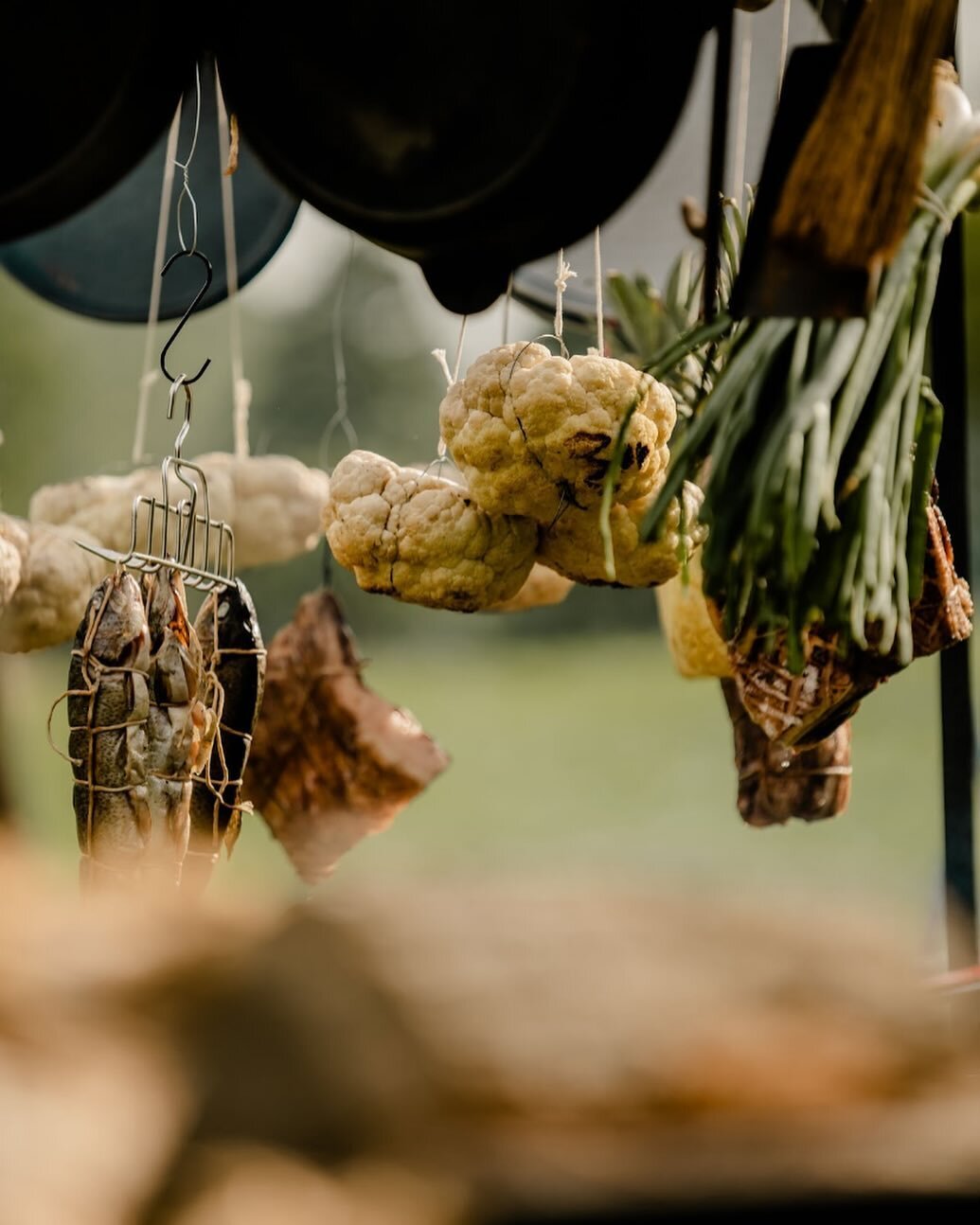 .
.
.
#openfirecooking #farmdinner #outdoors #instafood #foodphotography #livefirecooking #fish #foodstagram