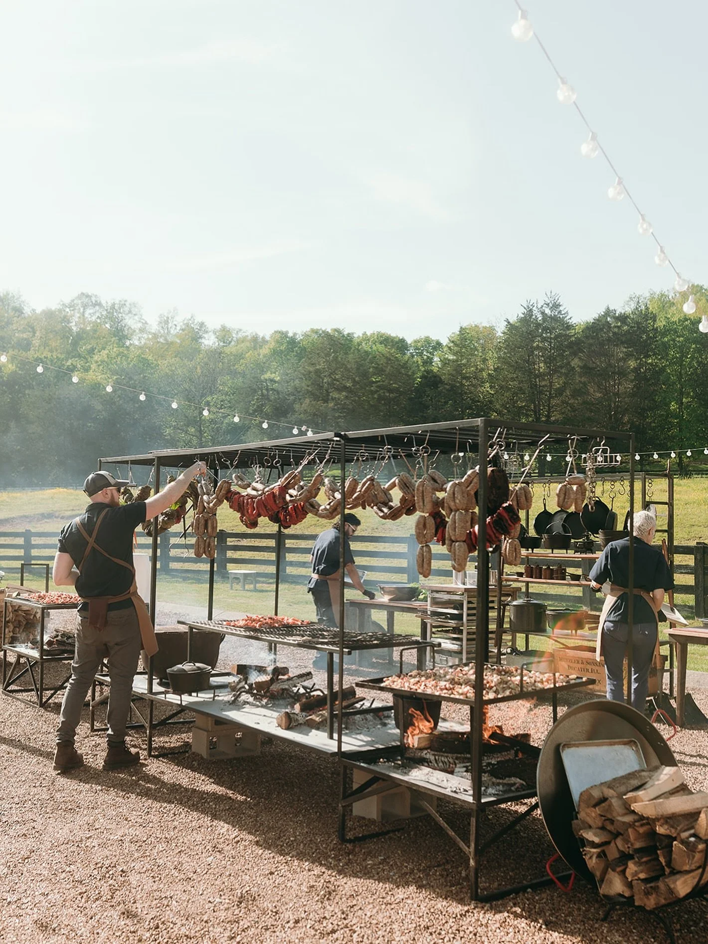 🔥
#wedding #livefirecooking #farmwedding #alfrescodining #openfirecooking #instafood #foodie #foodphotographer #nashville #nashvillewedding