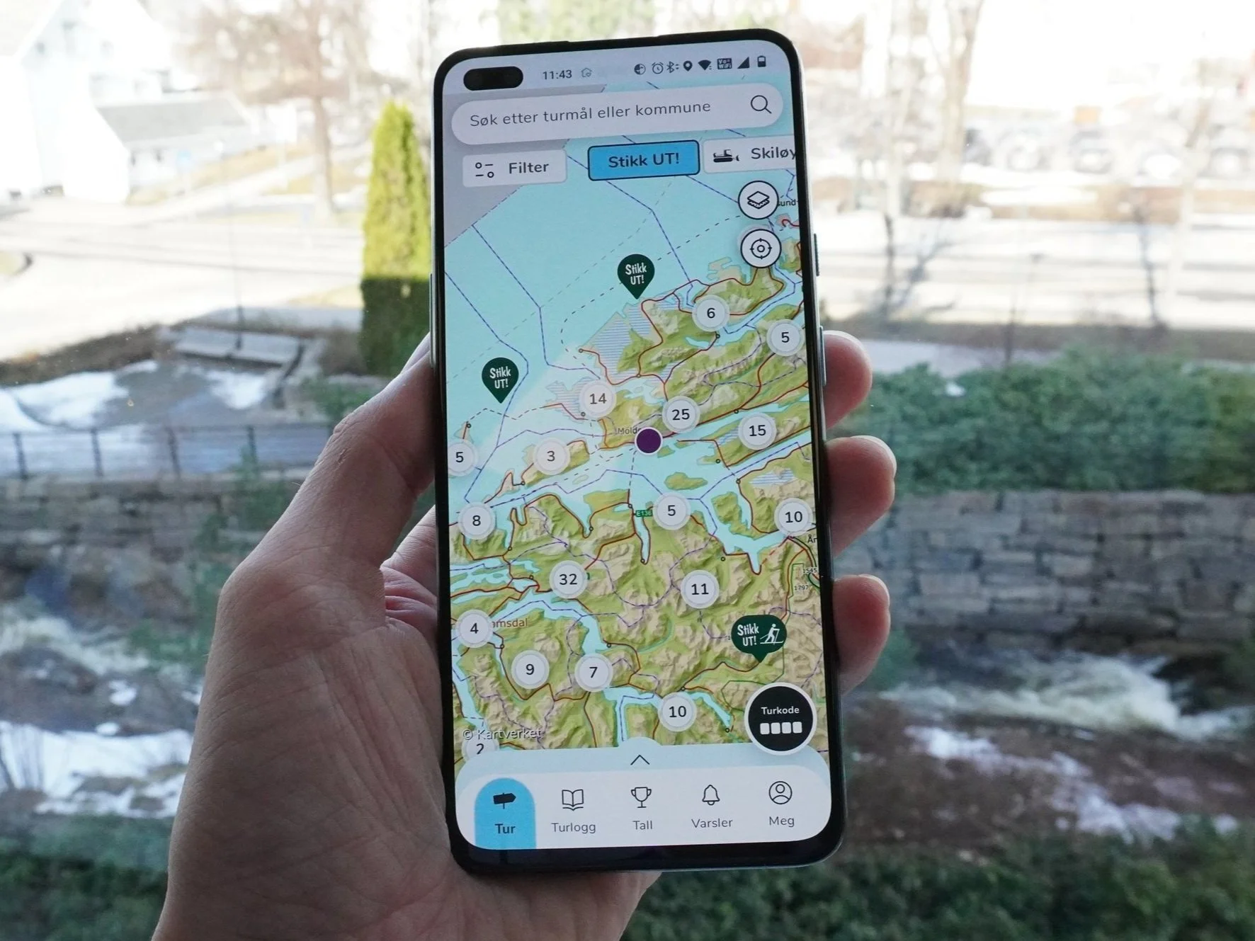 StickUT! mobilapp med karta fullt av turer
