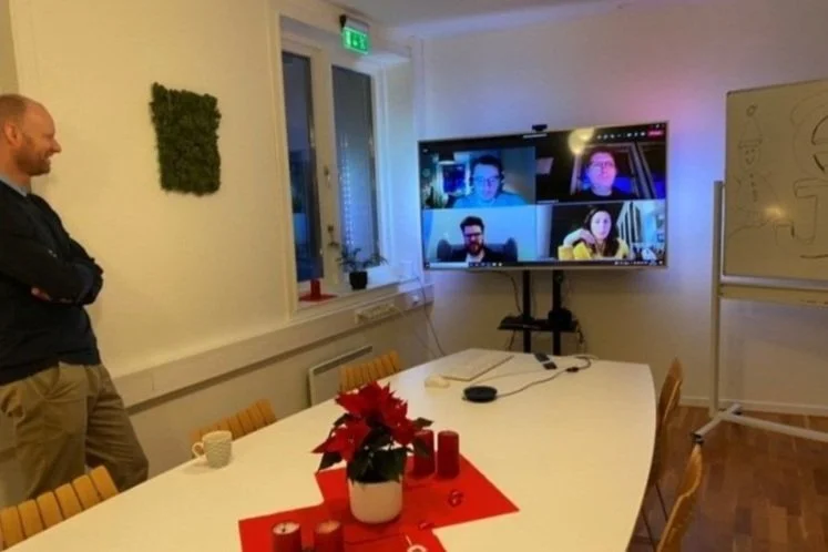 Digital og fysisk standup møte