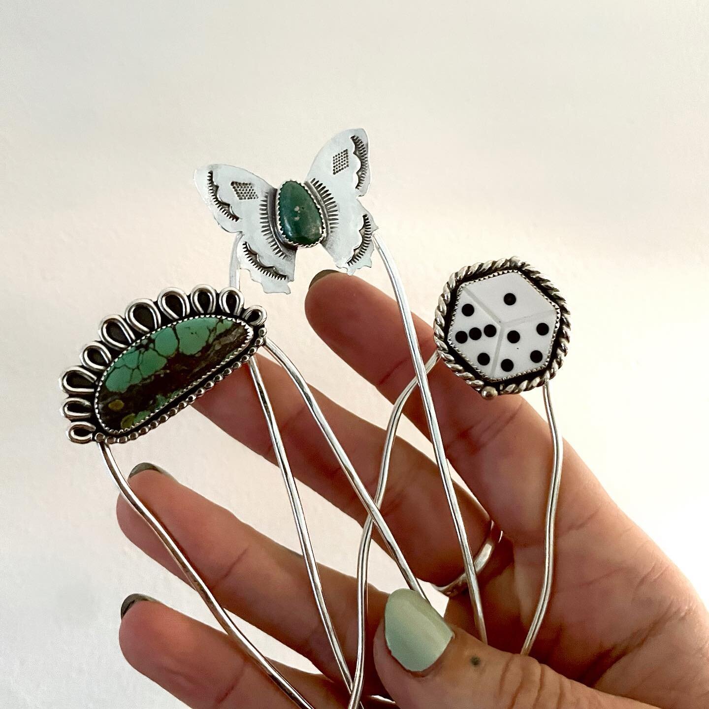 🦋 H A I R P I N S 🦋
.
every so often, all my hair clips end up nowhere near my bench, and i find myself making temporary hair pins&mdash;basically, these without any embellishments, to keep my hair outta my way while I work. I decided to make some 