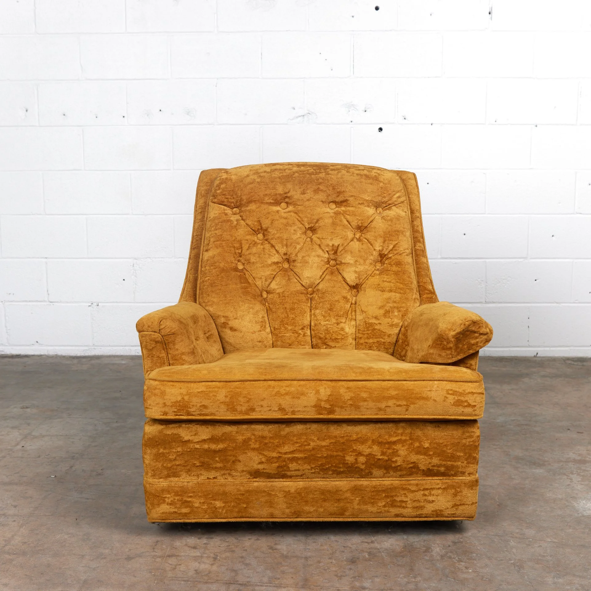 Mustard vintage armchair 1.jpg