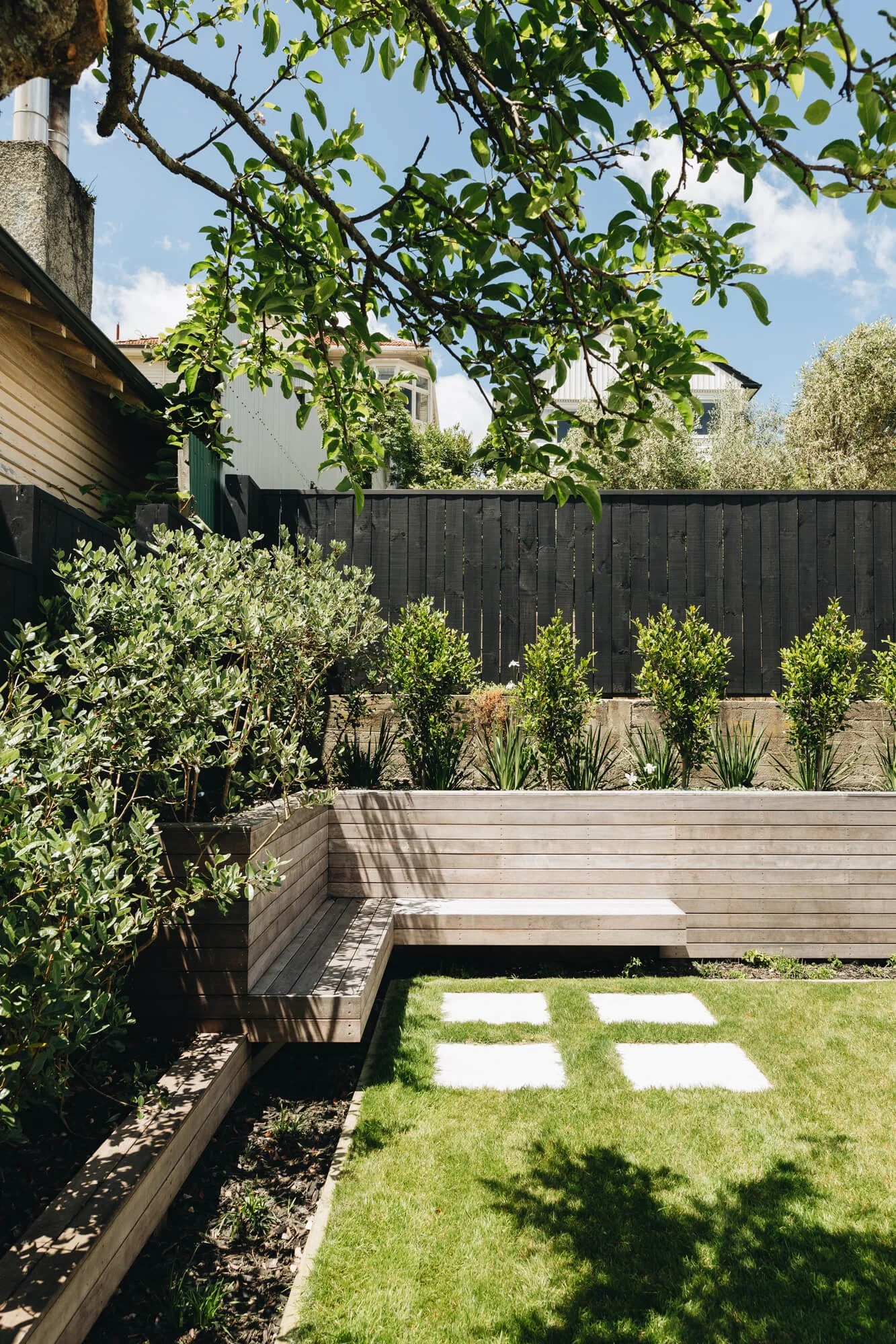 Hataitai Coastal Garden by Noble Fox