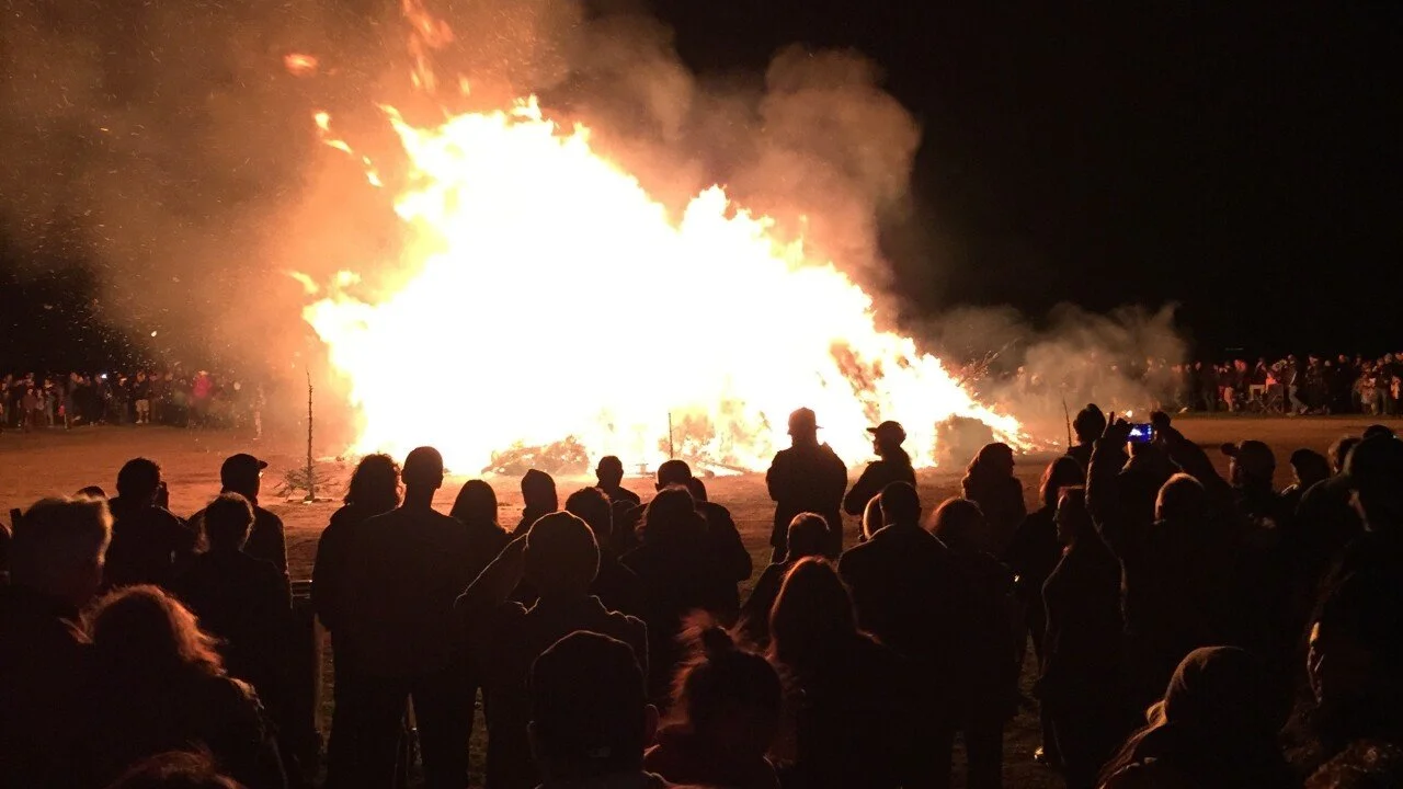 Solvang Christmas Tree Burn