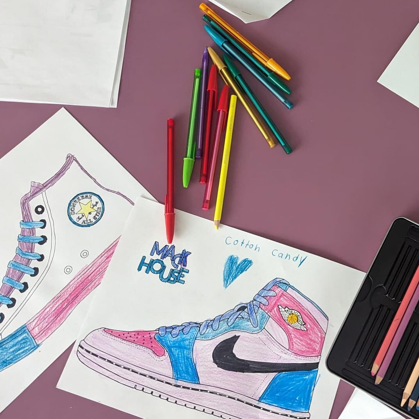 Mack House visits @layup_basketball 🎨 🏀 

Mack techs visited Lay-Up Basketball to talk about sneaker designs. Kiddies within the Lay-Up community were able to design their own sneakers!

Swipe through to see designs😊