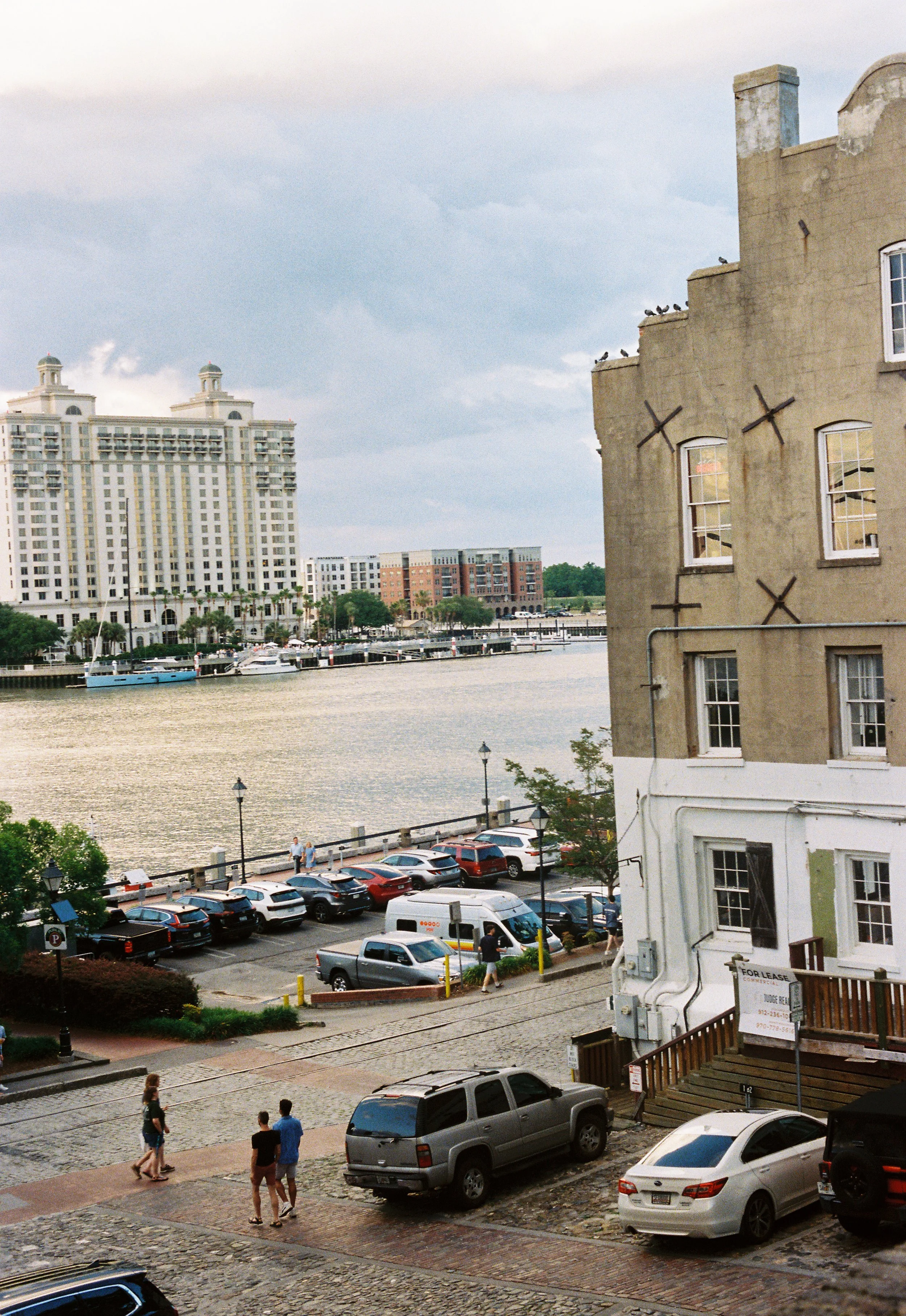 BR_6071_Fuji 400_372252-R1-009-3.JPEG