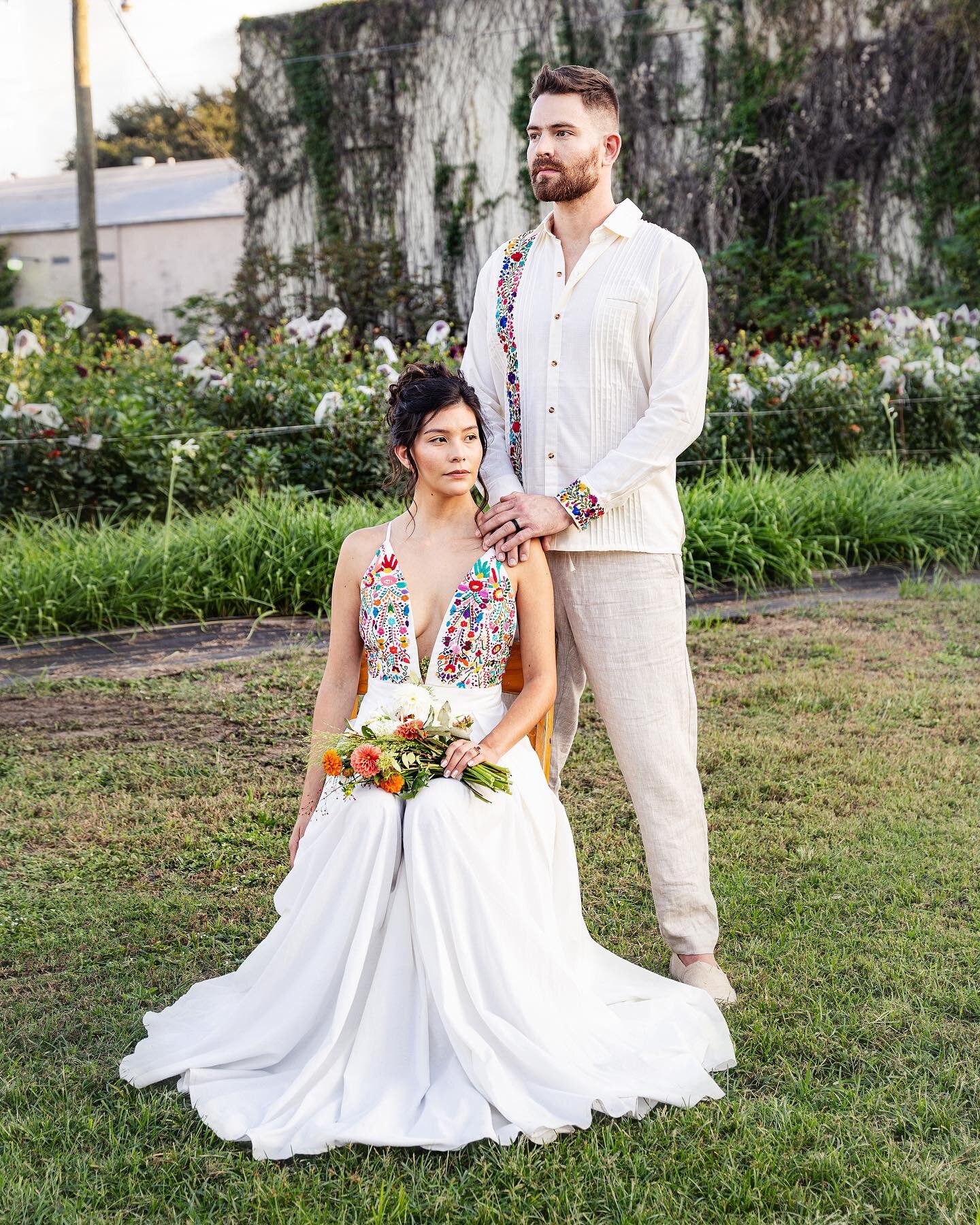 Here&rsquo;s to spring 💖
A&amp;C&rsquo;s sweet intimate wedding at @cityrootssc may have been a fall wedding but you&rsquo;d never know with all the beautiful pops of color and flowers. 💐

#southcarolinaweddingphotographer #southcarolinaphotographe