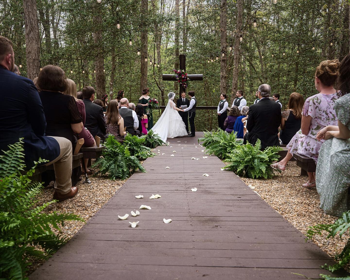 Swipe to see a Grooms anxiety melt away in 1 second upon seeing his bride. 😍 Moments like these are the reasons I still photograph weddings. I may only take 4-5 weddings a year, but my clients are worth it. 💖
#southernweddingphotographer #travelwed