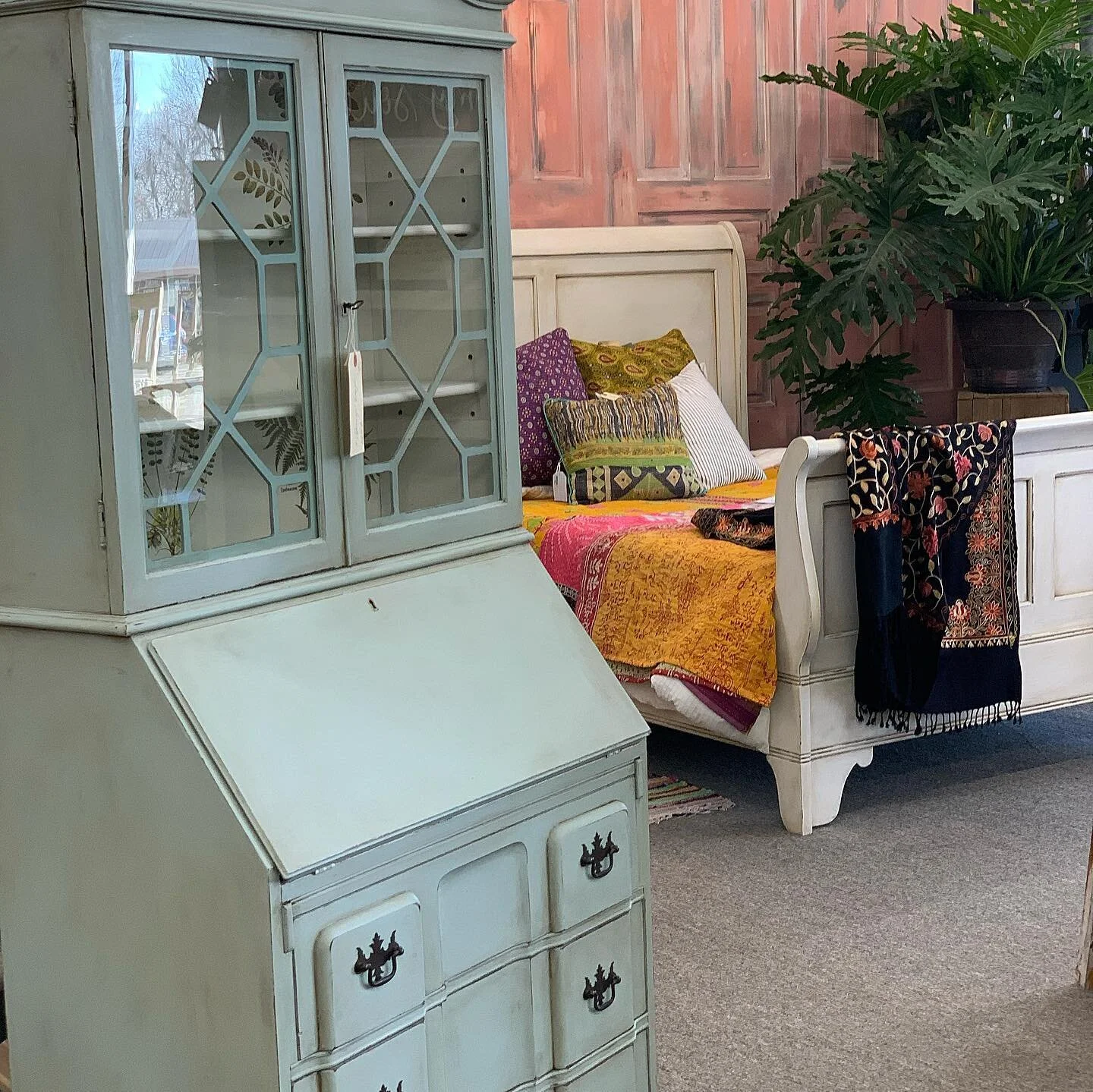 Gallery 3 — Little Arrow Furnishment