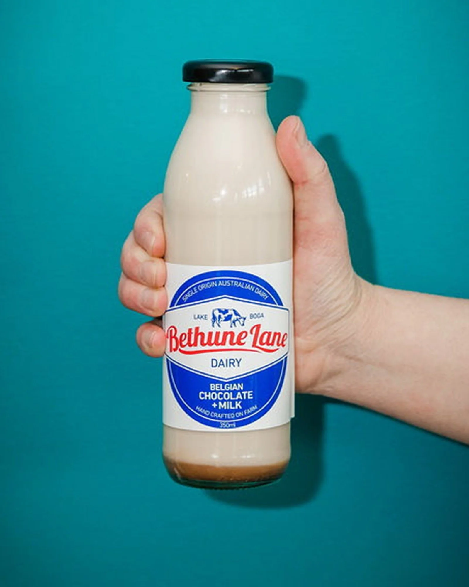 We know most of you are here for our Belgian Chocolate Milk&hellip; but did you know there&rsquo;s more on our shelves?
Our creamy Farm Milk is the not-so-secret ingredient behind our chocolate milk, and the perfect base for our natural Pot Set Yoghu