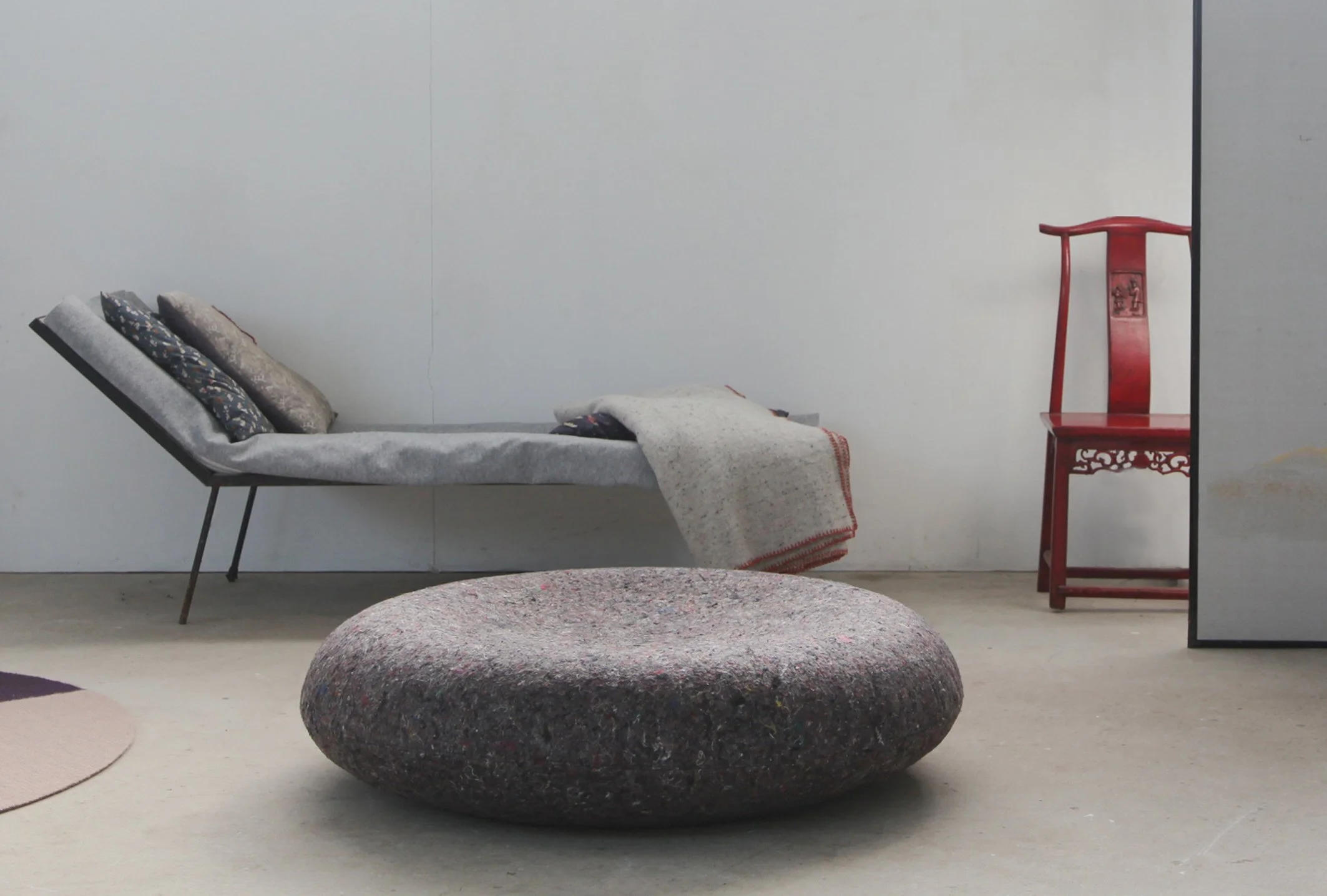 floor_lounger_studio__crop.jpg