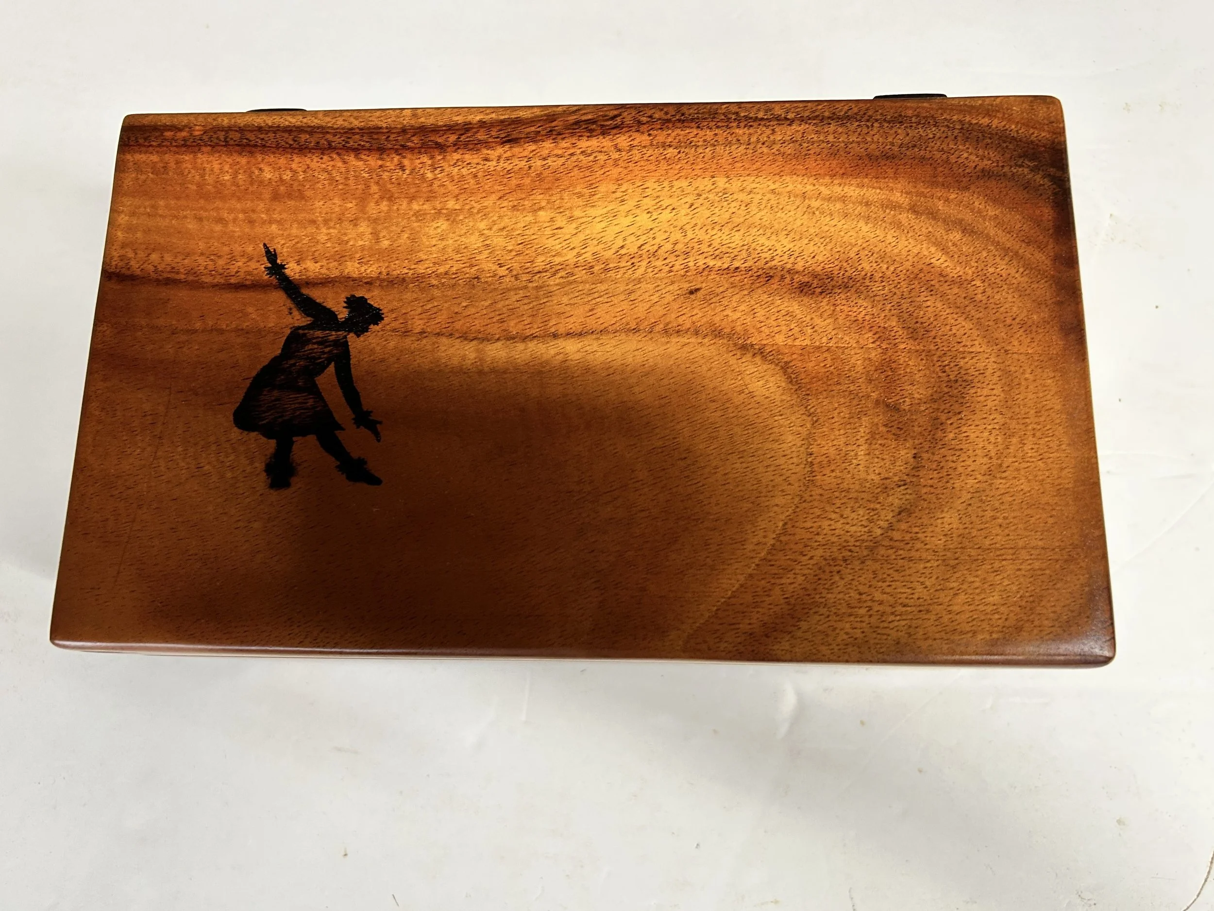 hula girl box.jpeg