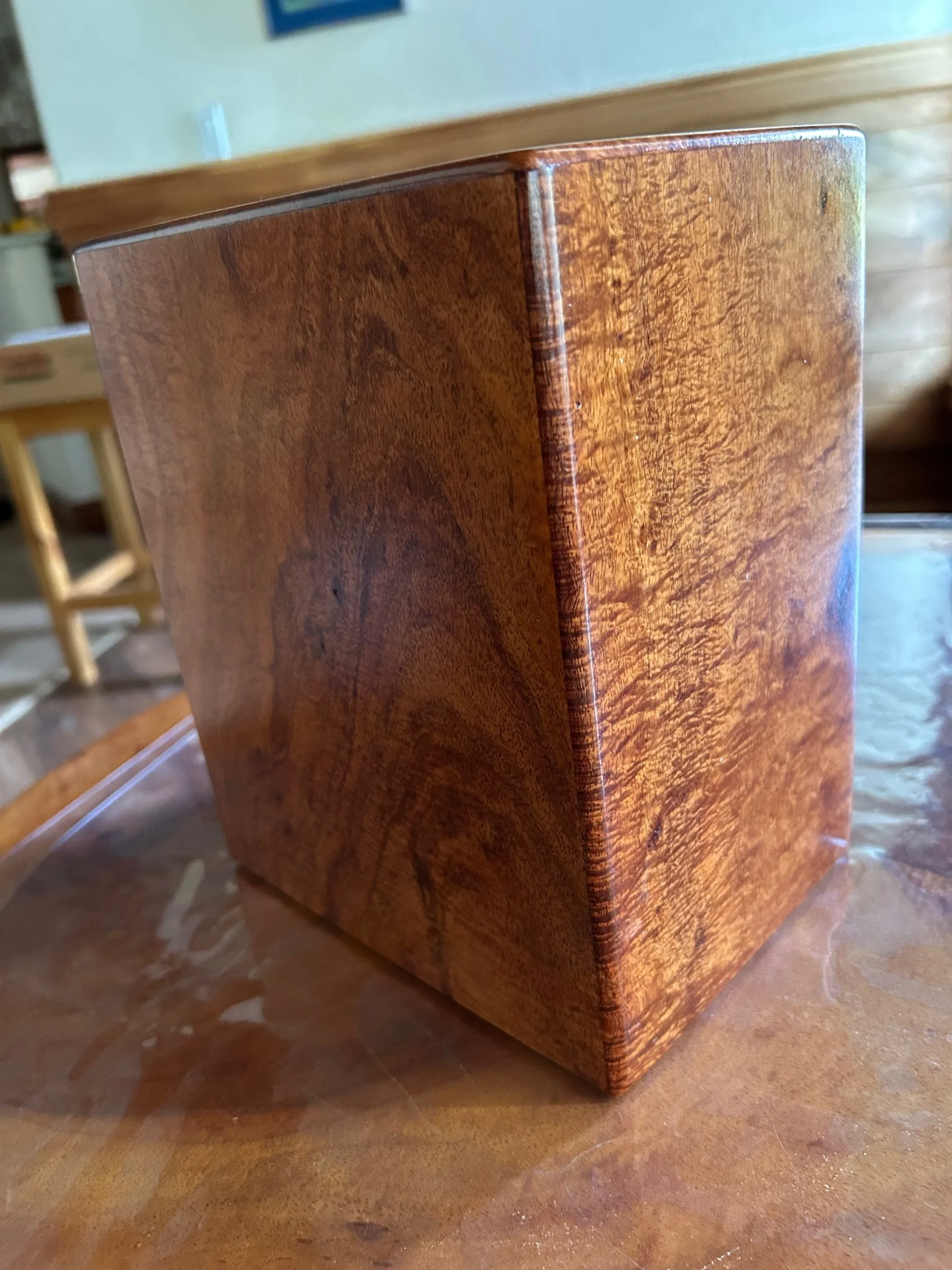 back of Urn2.jpg