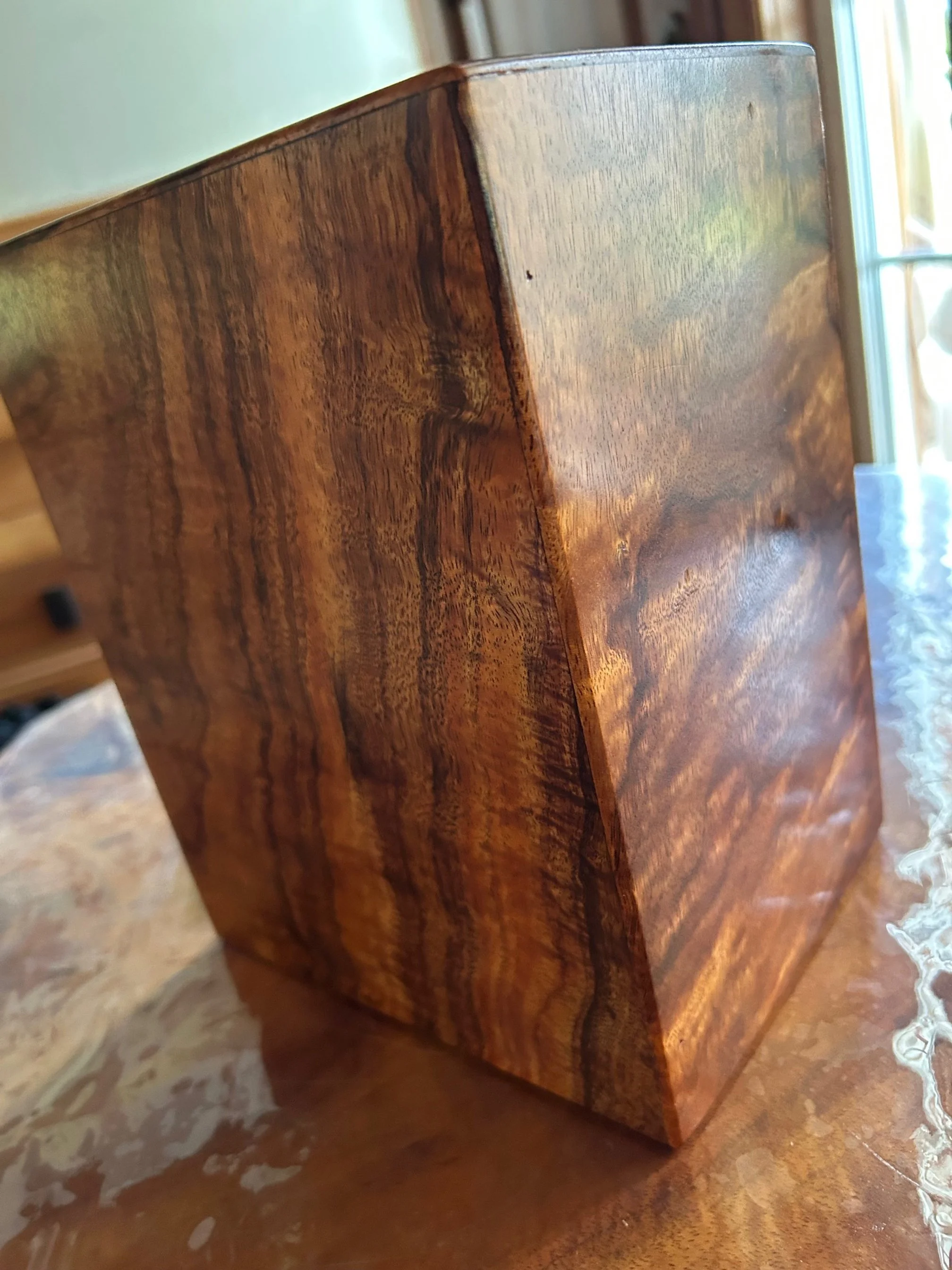 back of Urn1.jpg