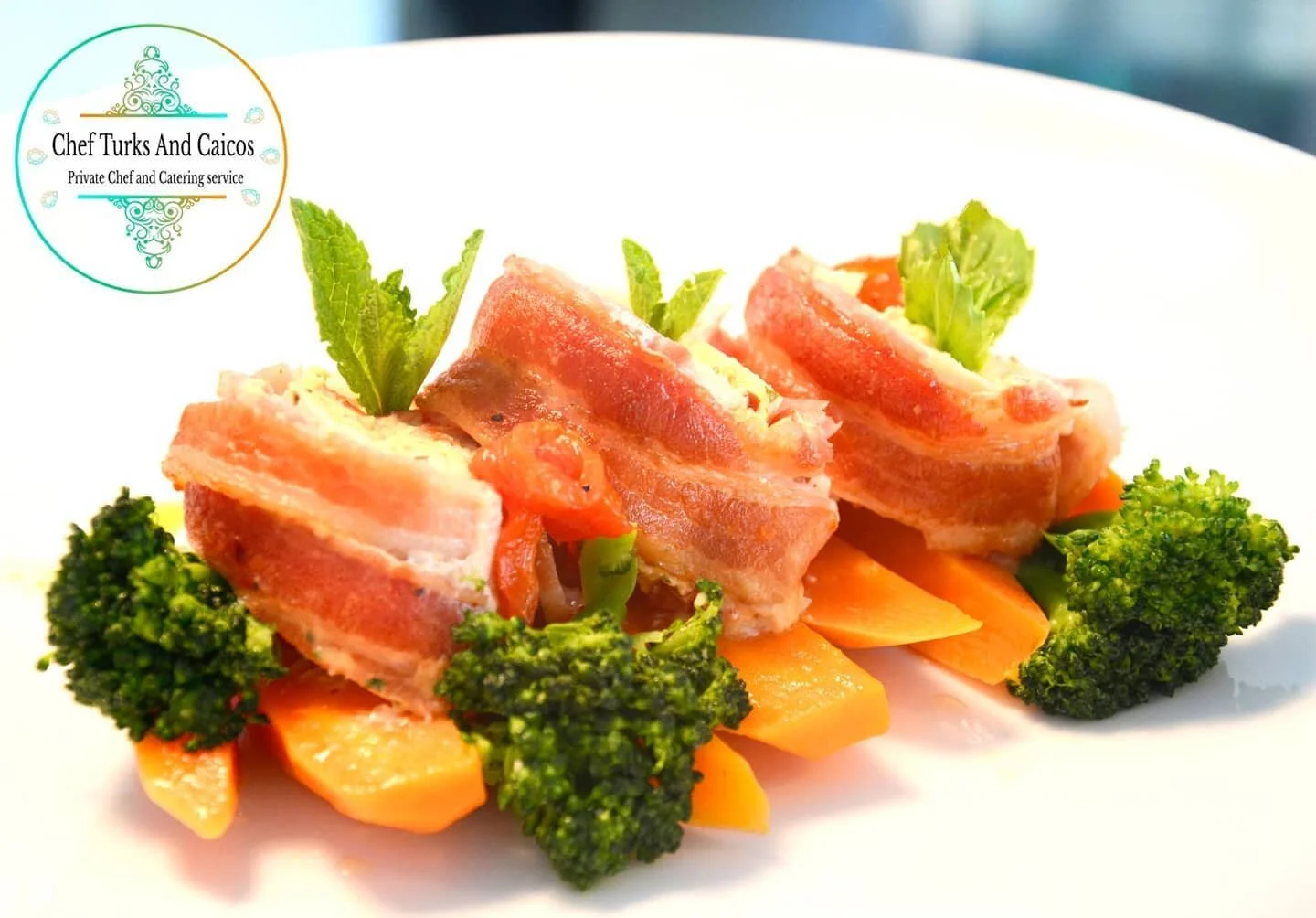Today we made  an easy recipe!
Crispy Chicken Roulade with ricotta cheese, red peppers and crunchy Pancetta.

Web
www.chefturksandcaicos.com

Book directly wiht us!
info@chefturksandcaicos.com 🇹🇨🇮🇹🇹🇨🇮🇹🇹🇨🇮🇹🇹🇨🇮🇹🇹🇨🇮🇹🇹🇨🇮🇹 A few of