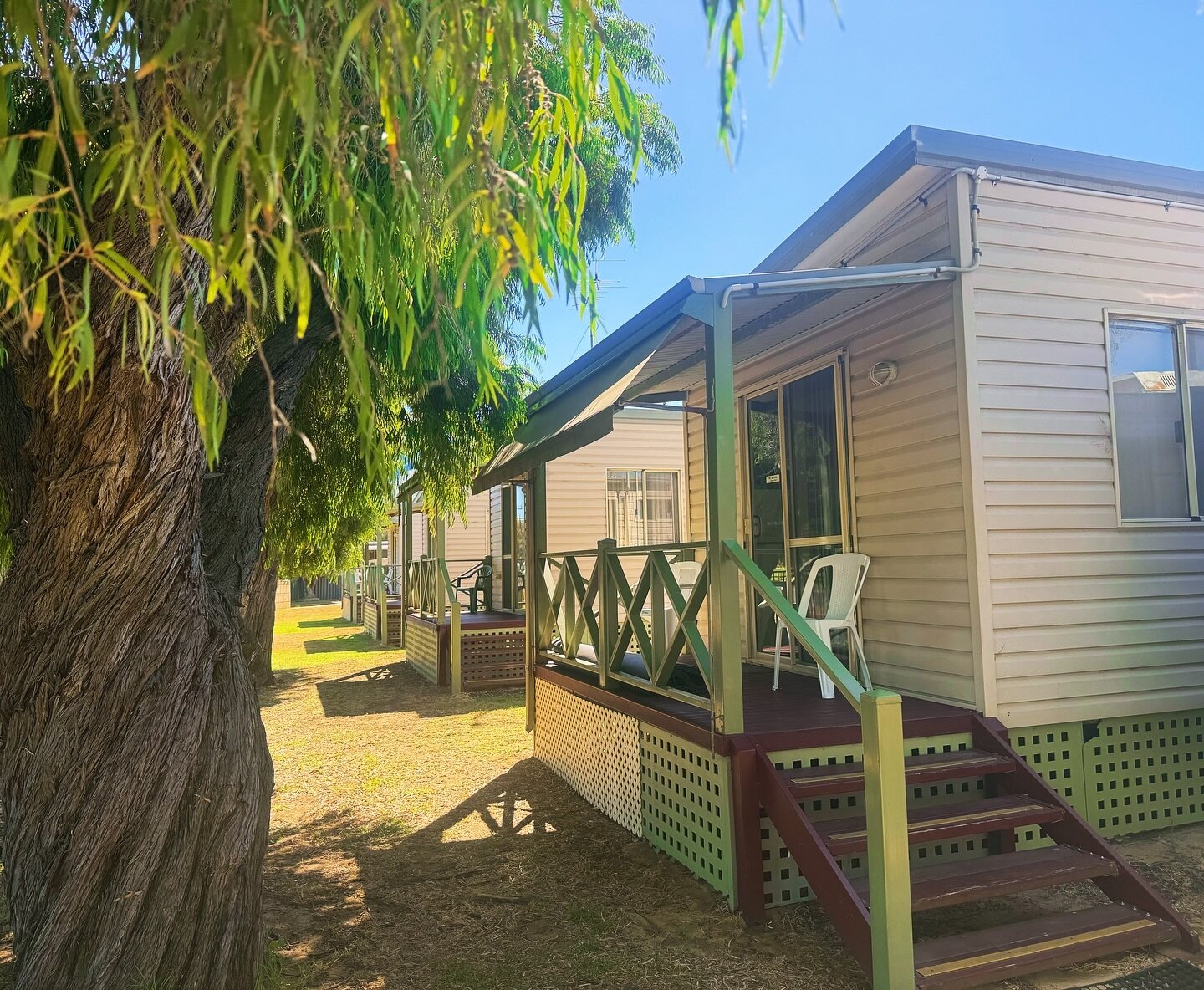 Cruising into the weekend in our beachside Chalets 🏖️☀️ #ceeandseecaravanpark 🩵
.
#ceeandsee #beachlife #seaside #rediscoverockingham #rockingham #seeperth #caravanandcampingwa #letsgocaravancamping #chalet #cabinholidays #wathedreamstate #westerna