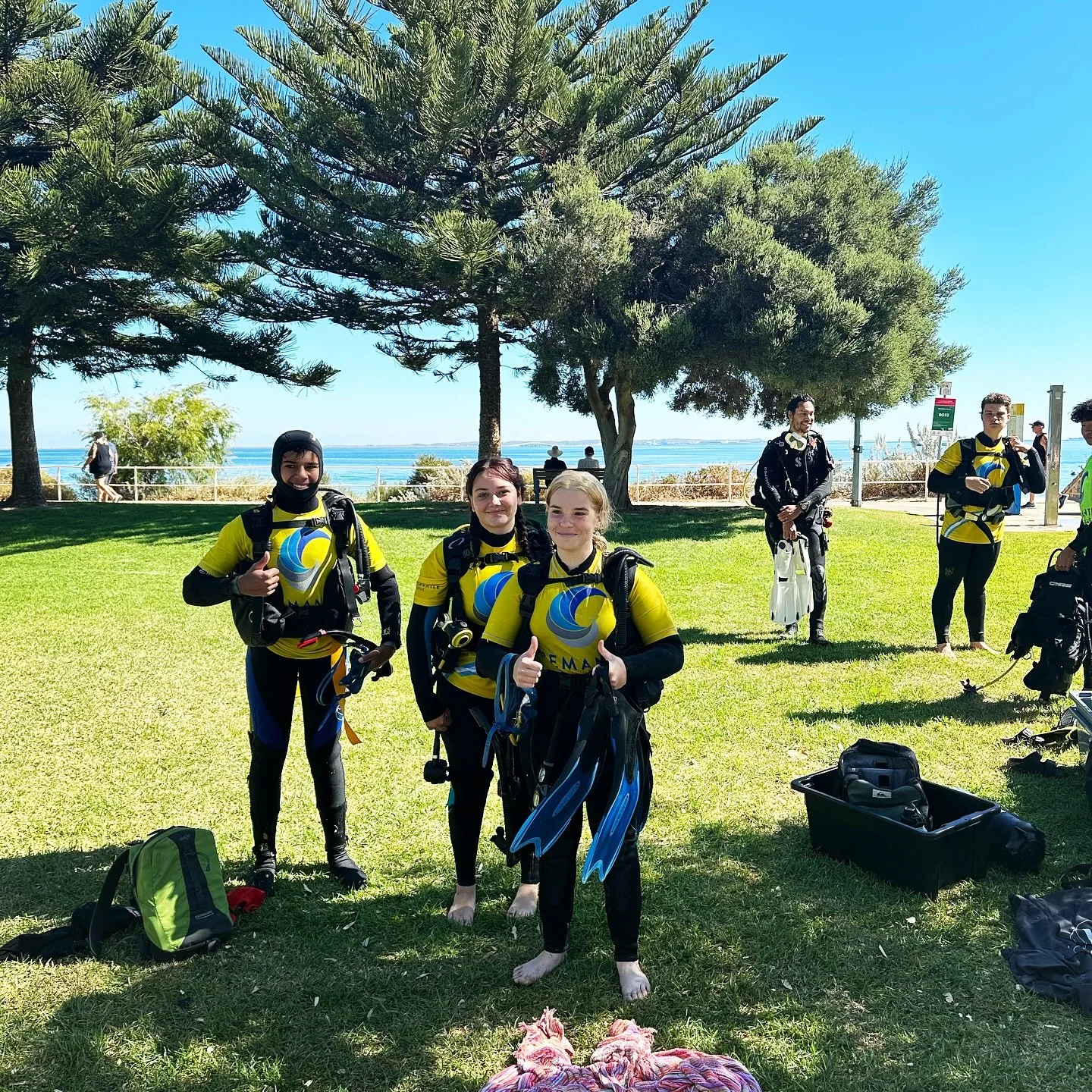 Great day on the Rockingham Dive Trail 🤿🐬 just down the road from #ceeandseecaravanpark 🩵 
.
FYI - sorry we are FULLY BOOKED for the EASTER LONG WEEKEND everyone 😬🐣
.
#ceeandsee #beachlife #seaside #dive #divetravel #rockinghamdivetrail #redisco