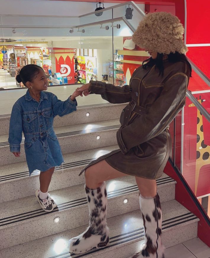 Travis Scott X Air Jordan 1 Low Reverse Mocha To Drop 22 Ox Street Magazine