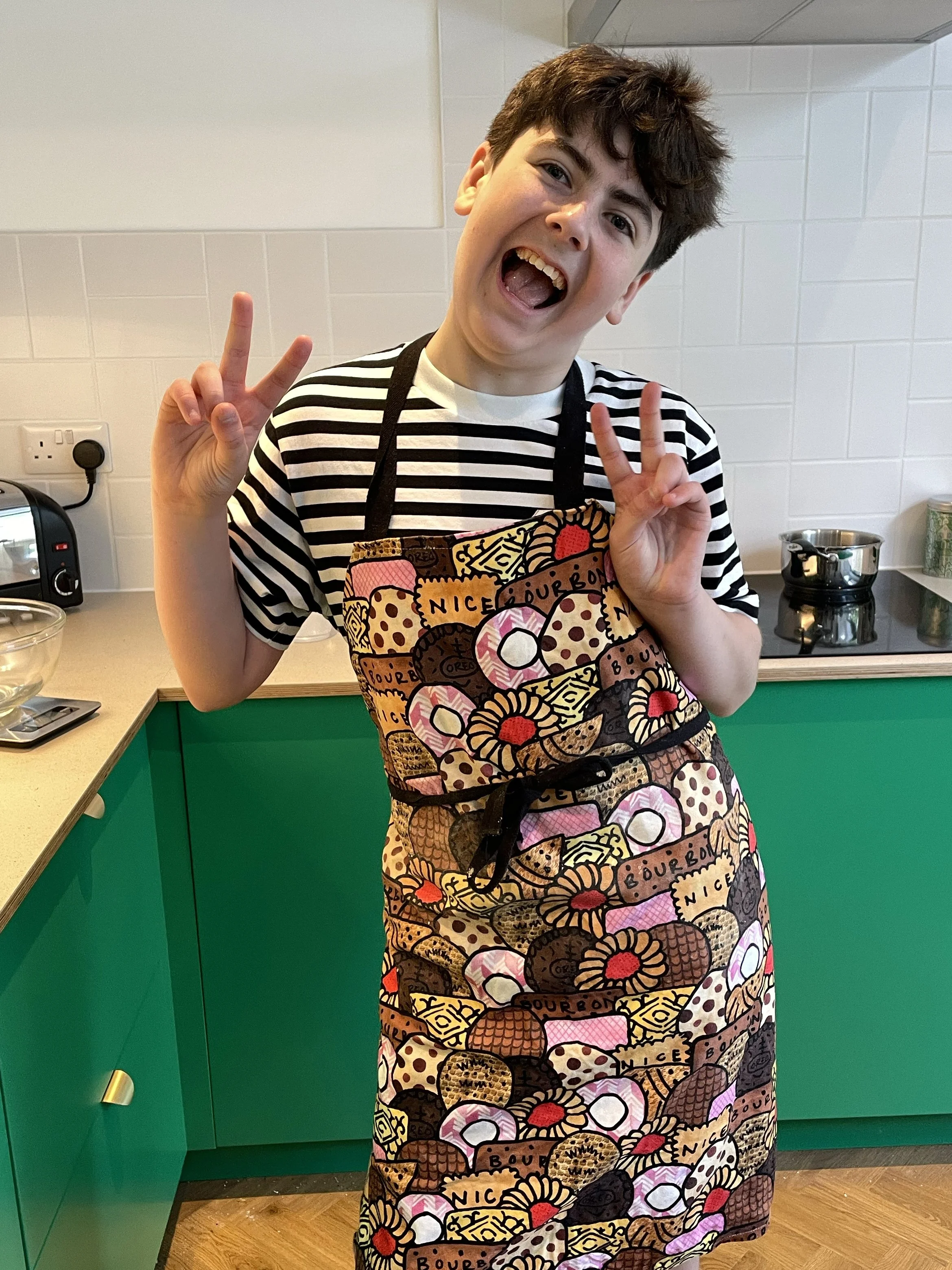APRON CROP.jpg