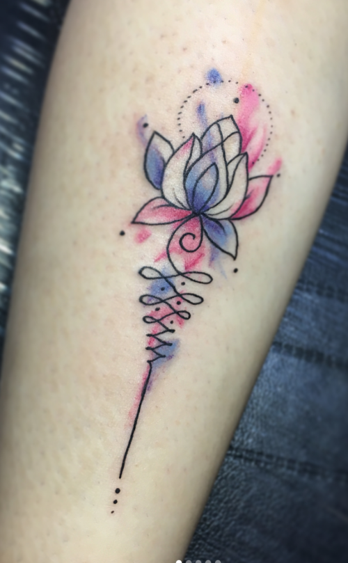tatuaje flor de loto unalome acuarela