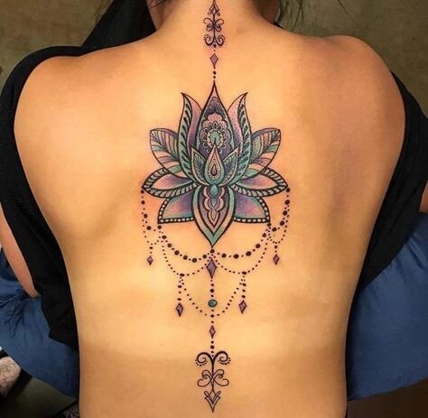 tatuaje mandala flor de loto grande