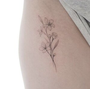tatuaje flor de jazmin