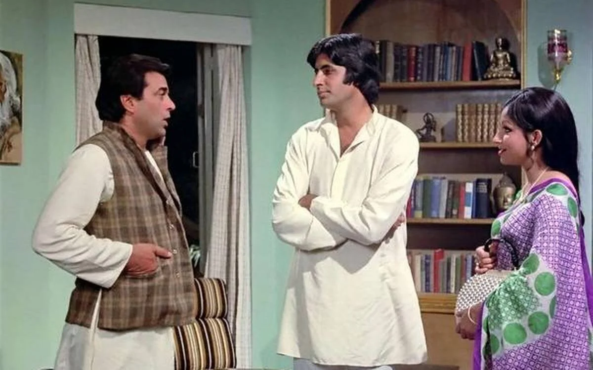 A still from Chupke Chupke.jpeg