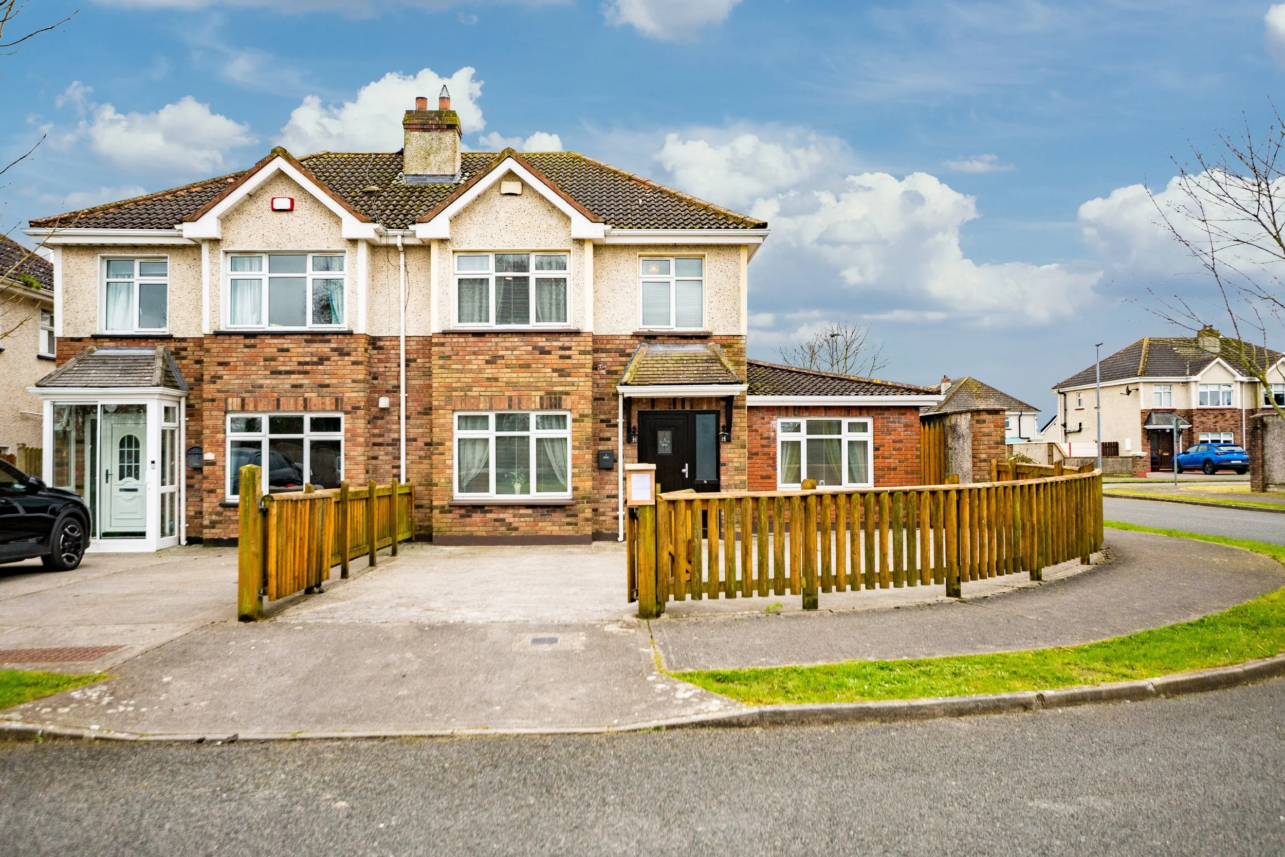 76 Rahanine Manor - 2.jpg