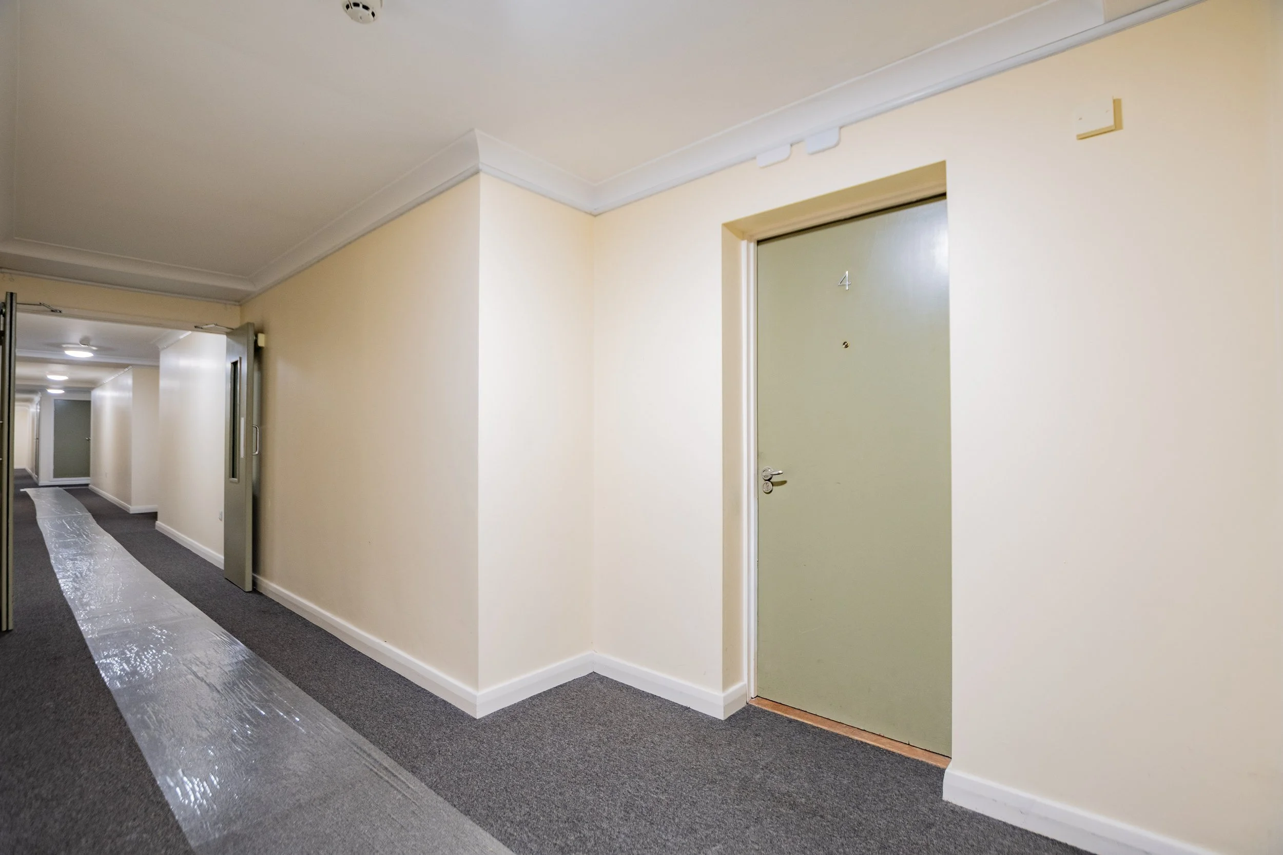 4 Harbour Court - 13.jpg
