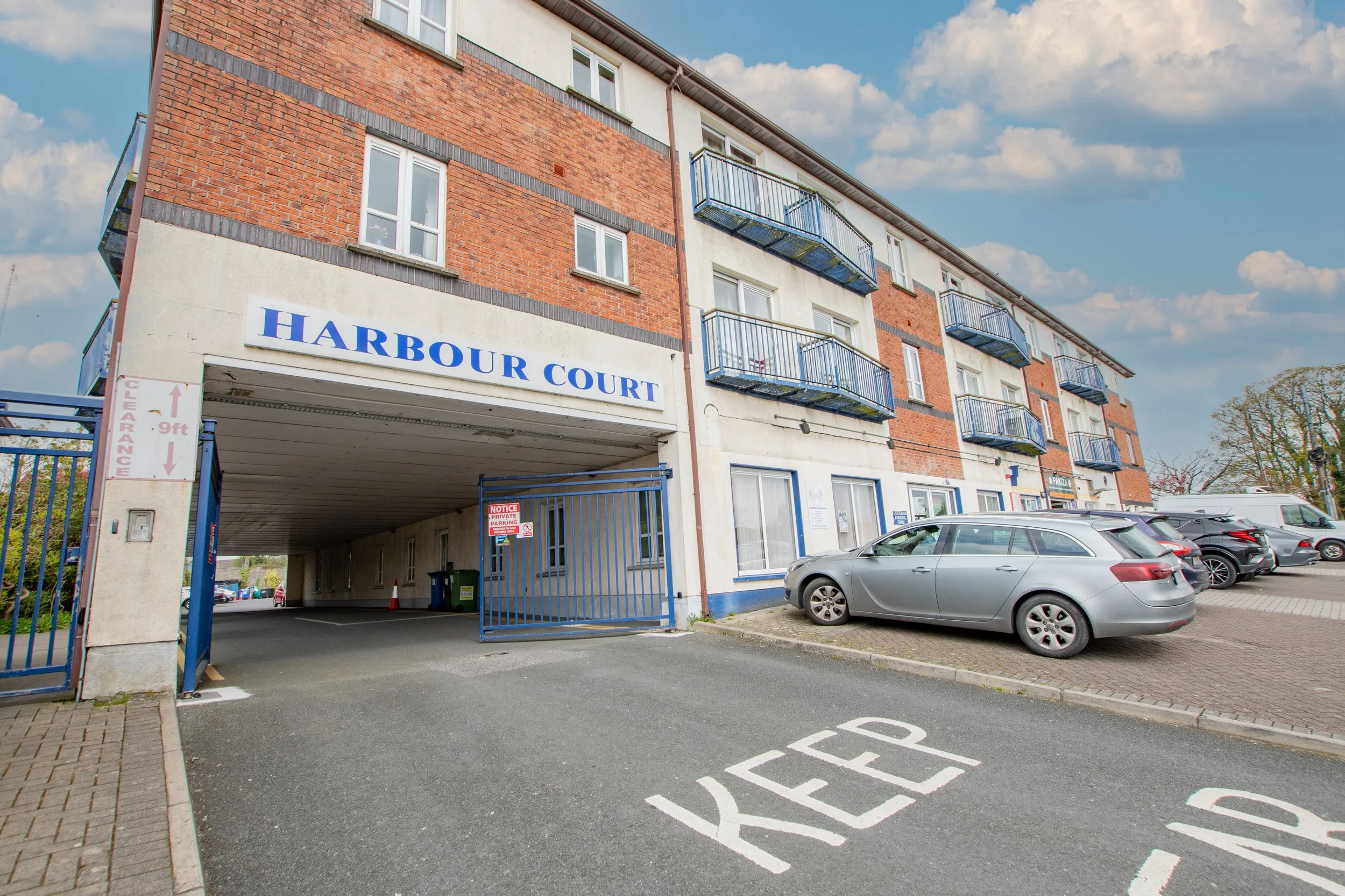 4 Harbour Court - 1.jpg