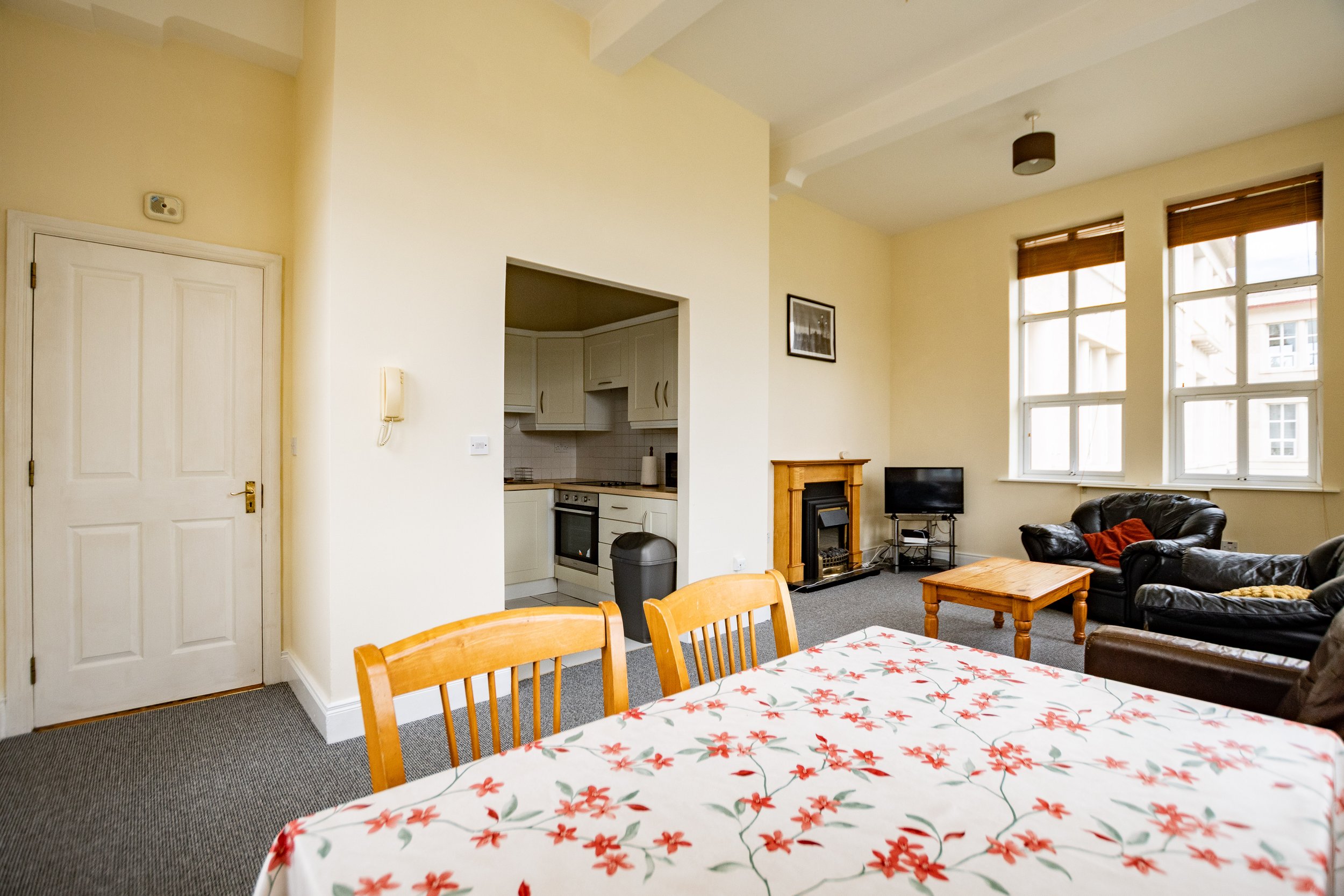 Apt 2 Deravarra - 33.jpg