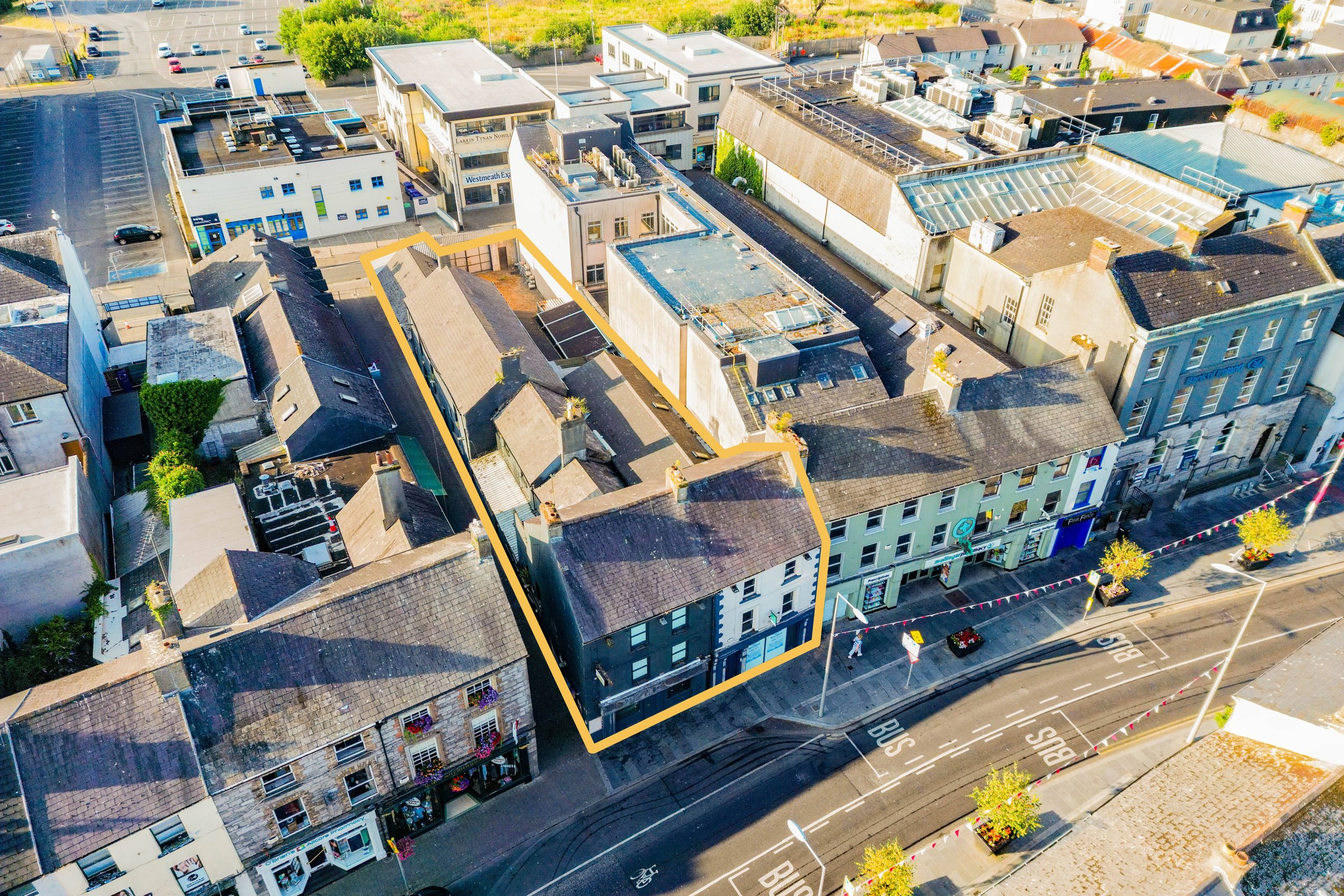 38 41 Oliver Plunkett St - 1 Yellow Lines.jpg