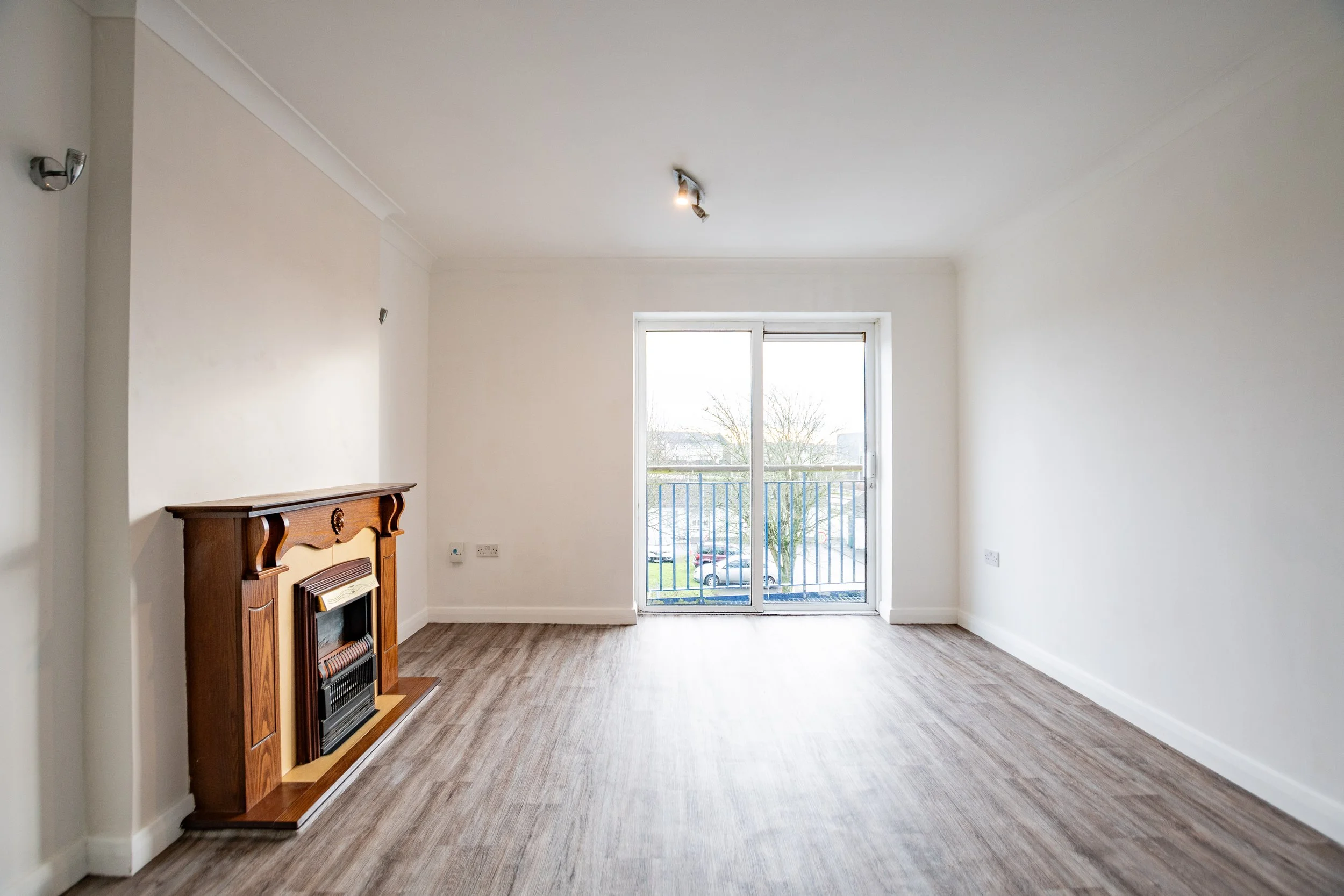 28 Harbour Court - 23.jpg