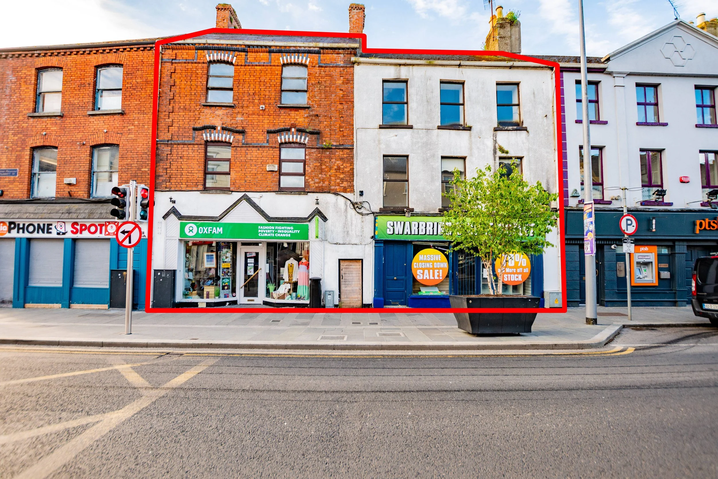 Oliver Plunkett St - 26 Red Lines.jpg