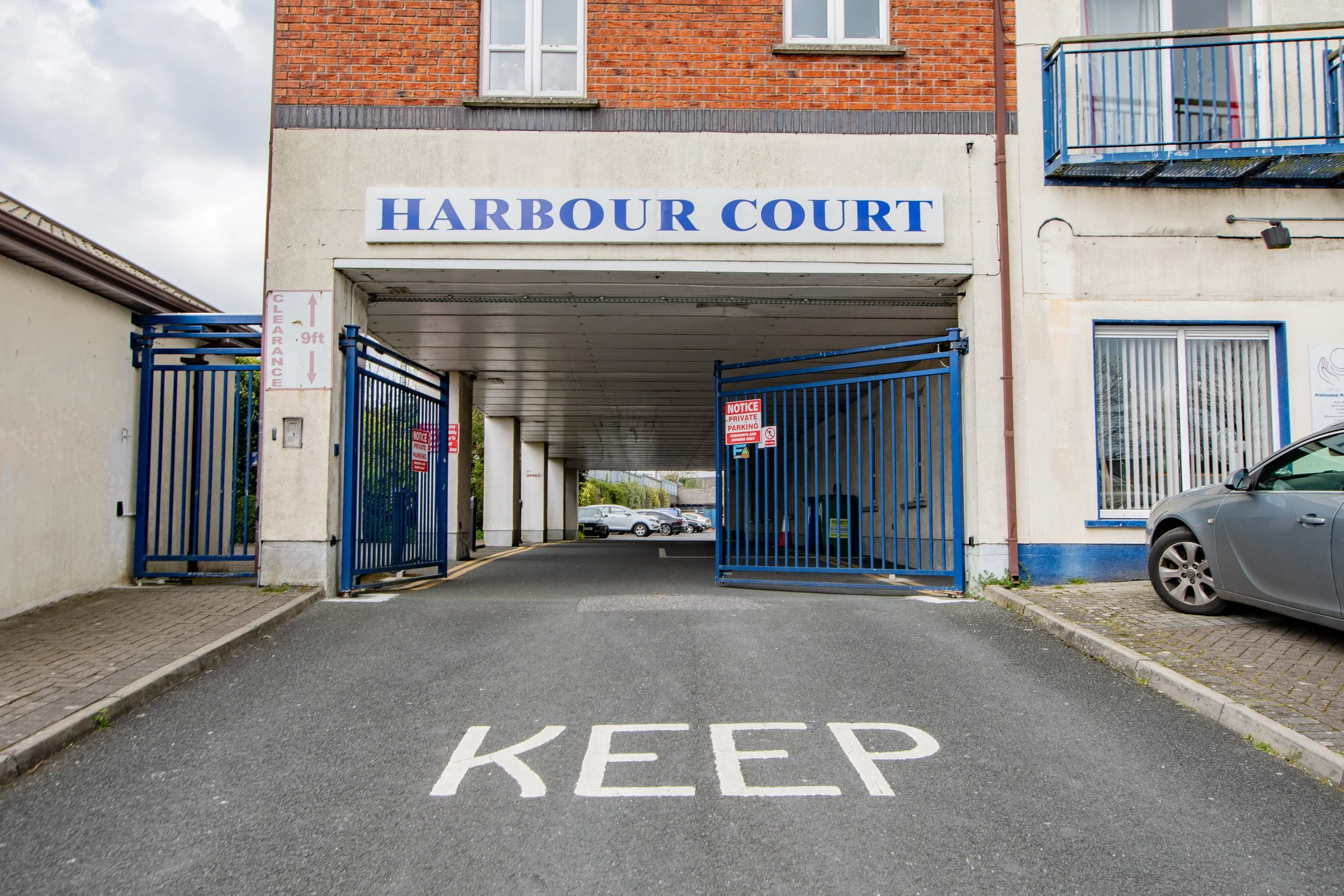 4 Harbour Court - 3.jpg