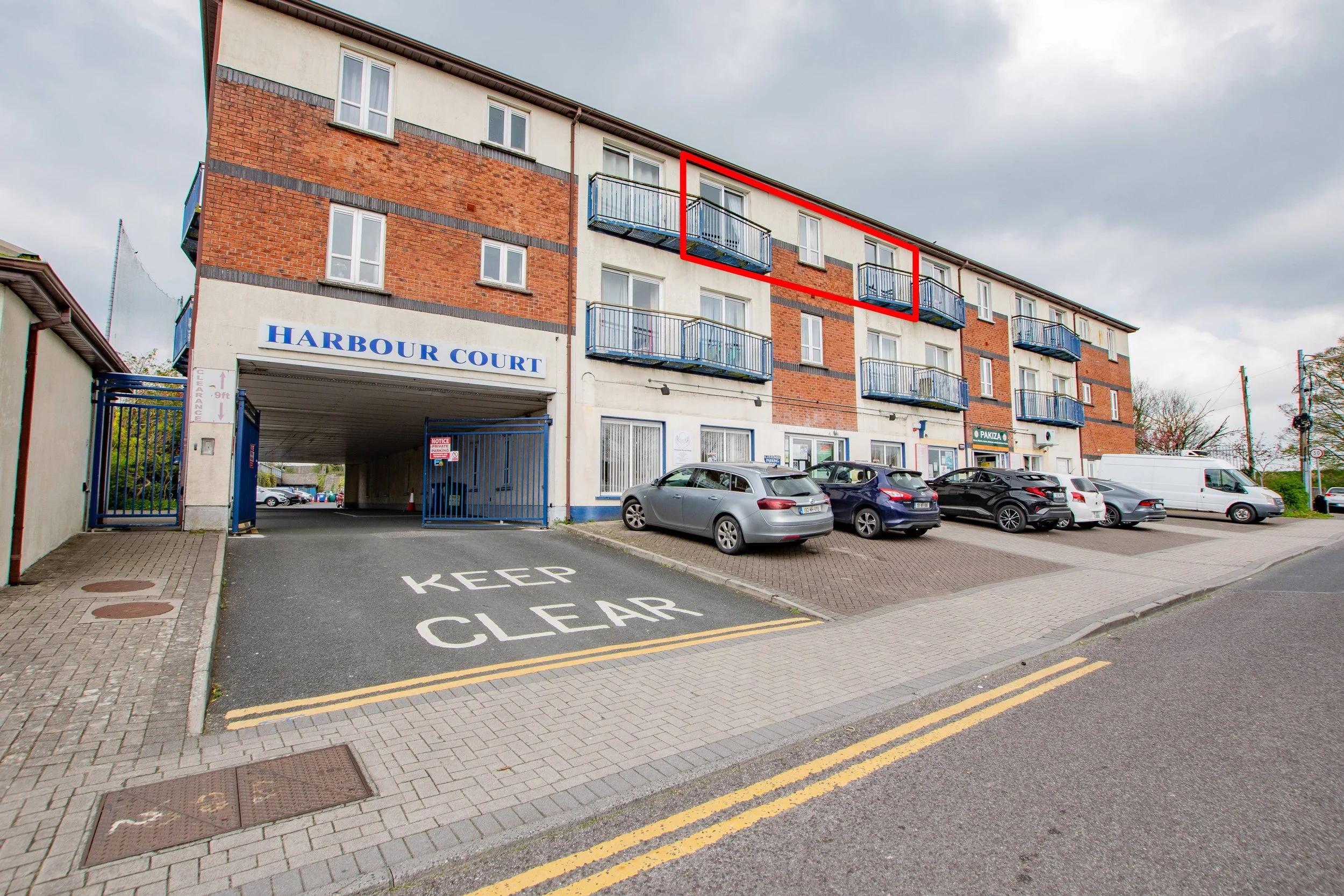 28 Harbour Court - 2 Red Lines.jpg