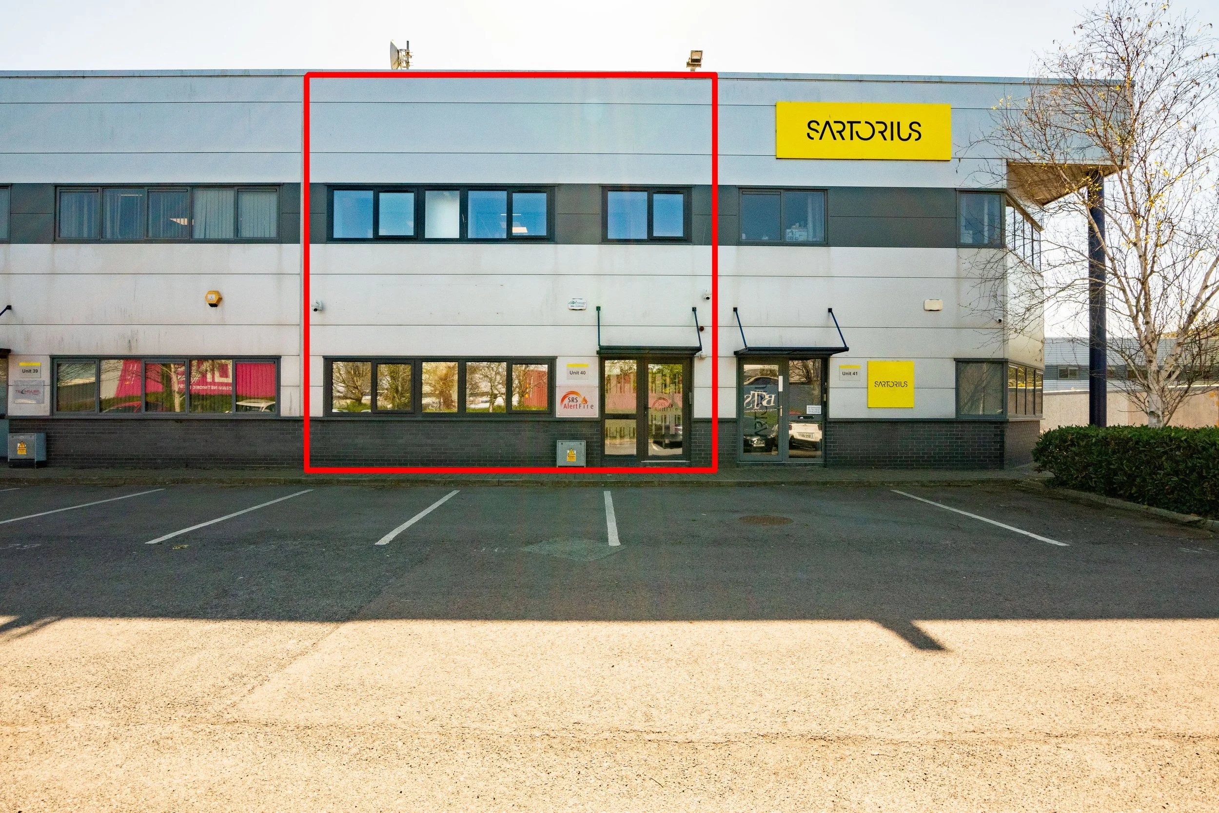 Unit 40 - 3 Red Lines.jpg