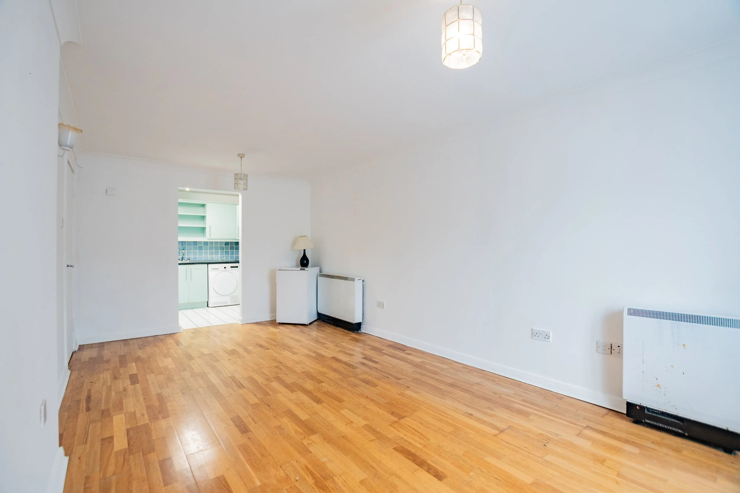 4 Harbour Court - 24.jpg