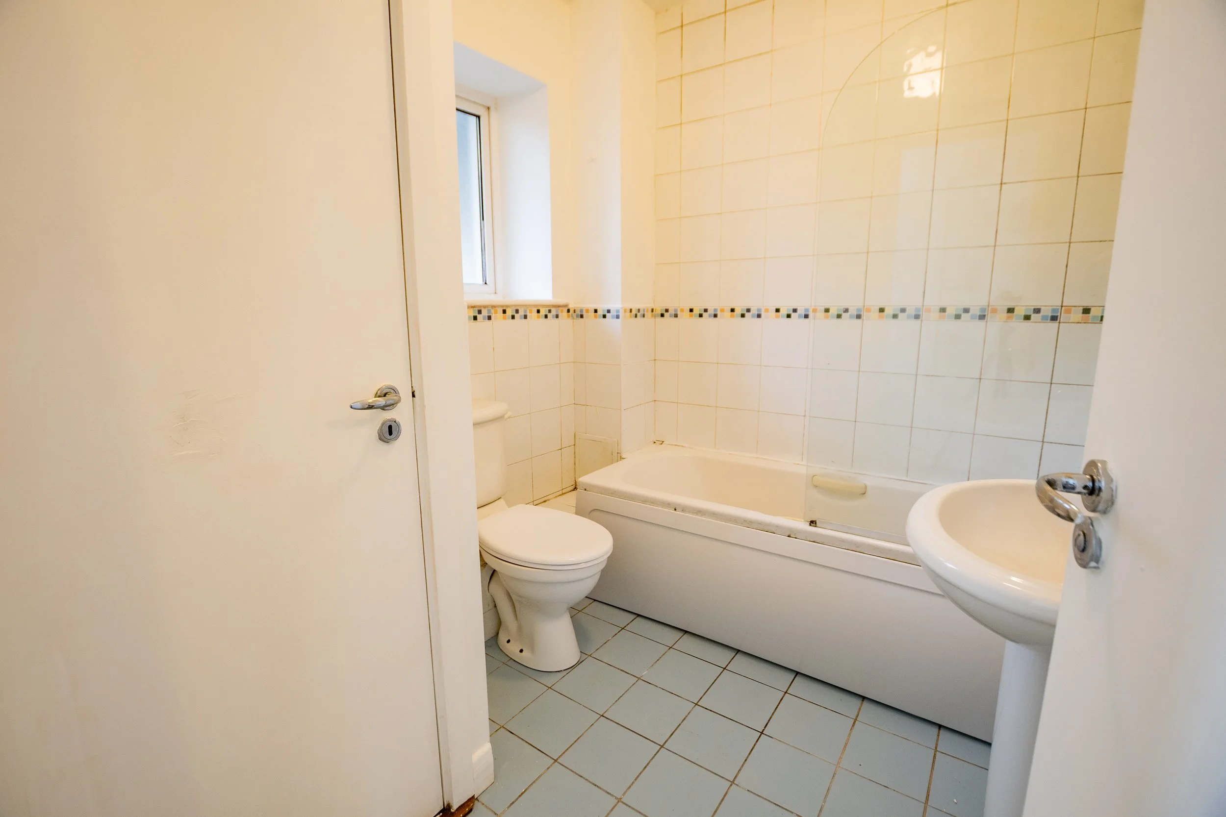 28 Harbour Court - 48.jpg