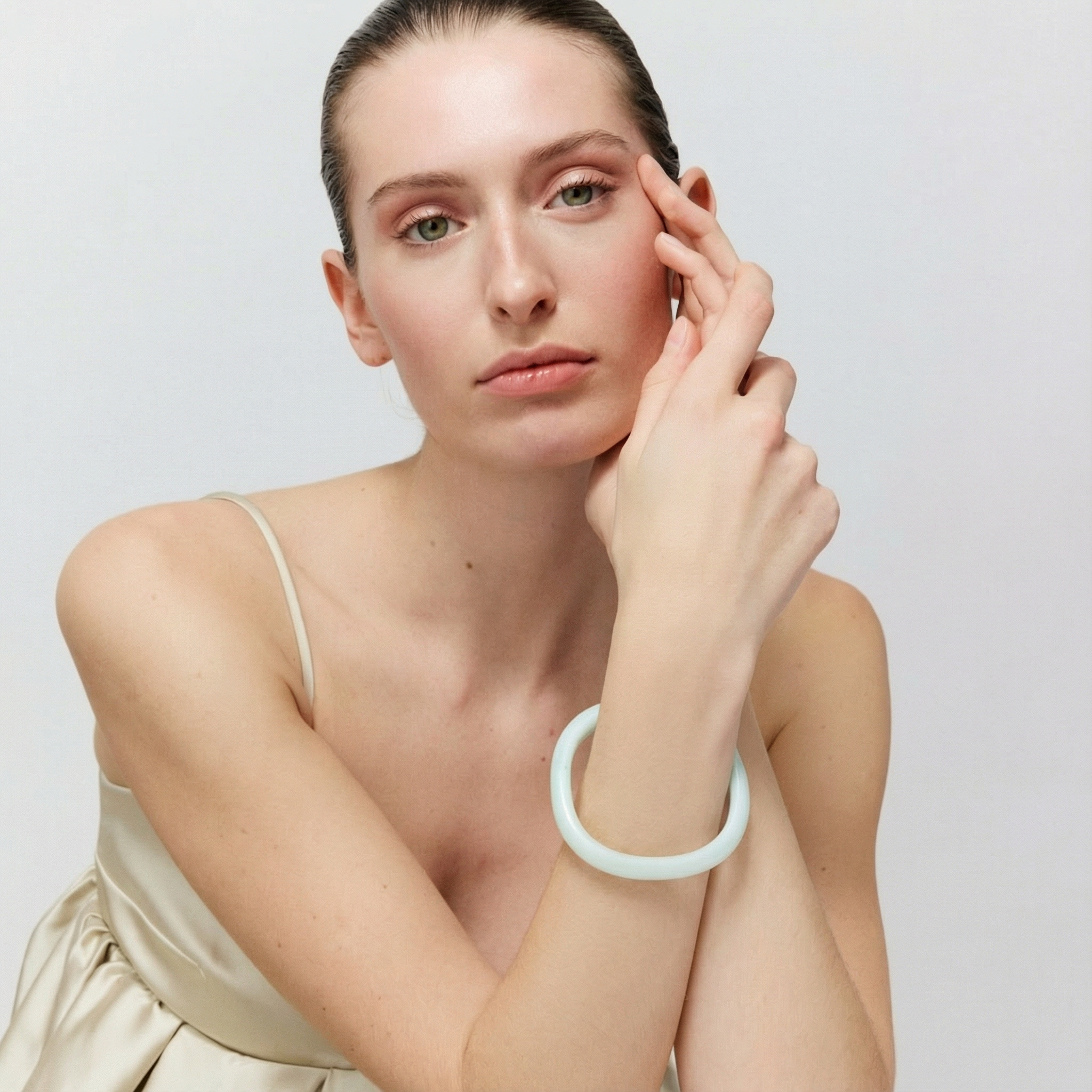 VB2512CLM Armreif Soft Edge Bangle cloud marble (1).png