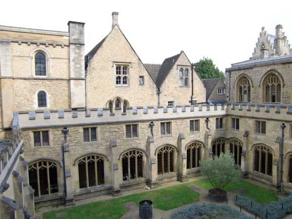 Oxford-University-ChristChurch-1.jpg